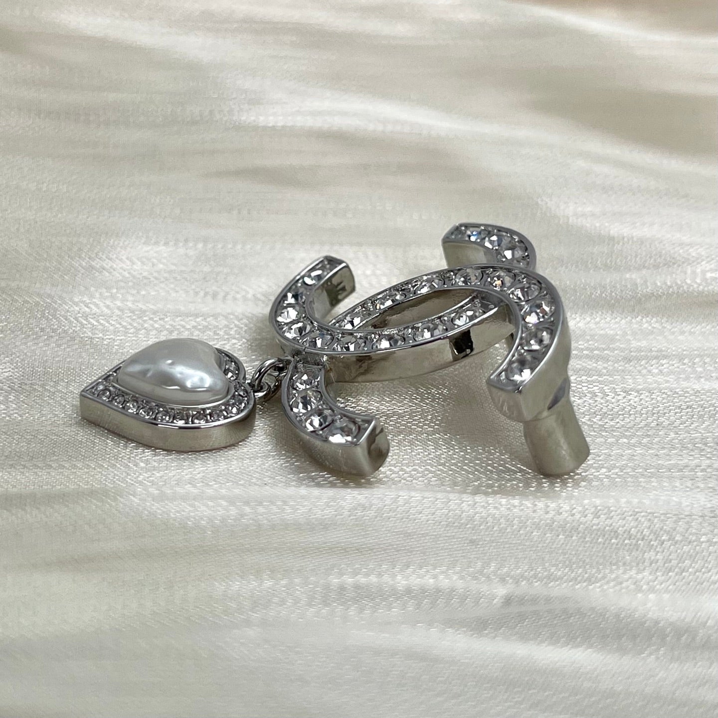 Chanel Coco Mark Heart Brooch with Rhinestones & Pearls – Silver [Used]