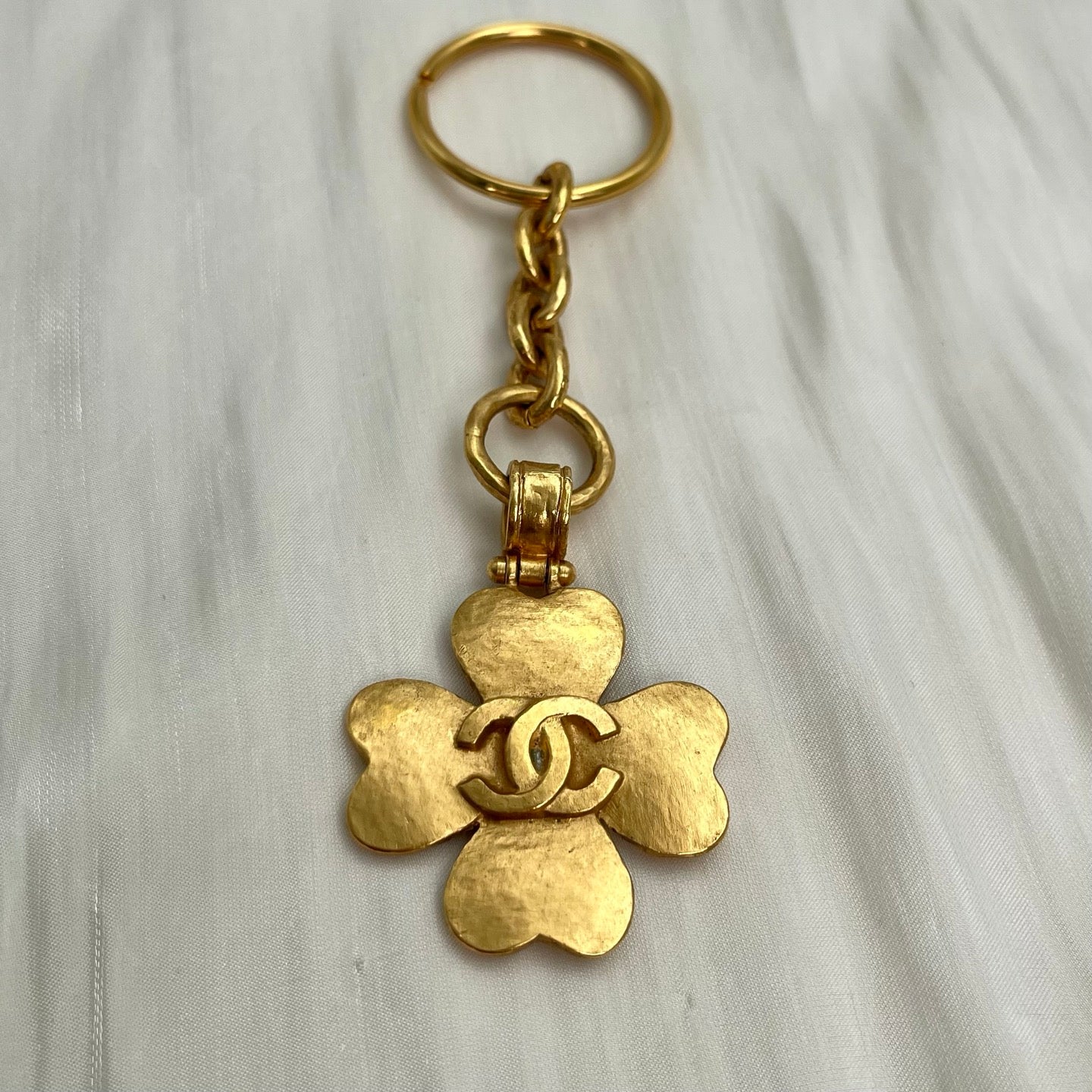 Chanel Gold-Tone Metal Double-Sided Clover Key Holder 95P [Used]