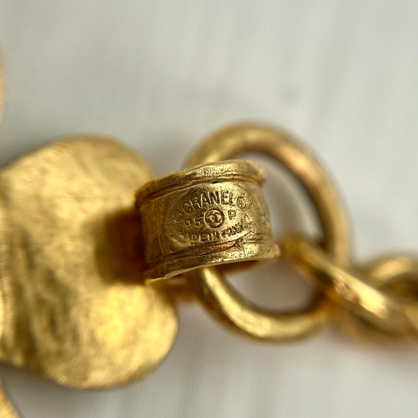 Chanel Gold-Tone Metal Double-Sided Clover Key Holder 95P [Used]