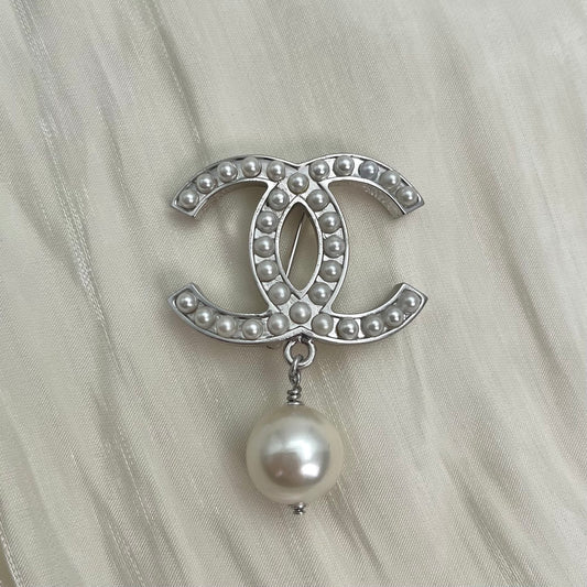 Chanel Pearl Drop Pendant Brooch[Used]