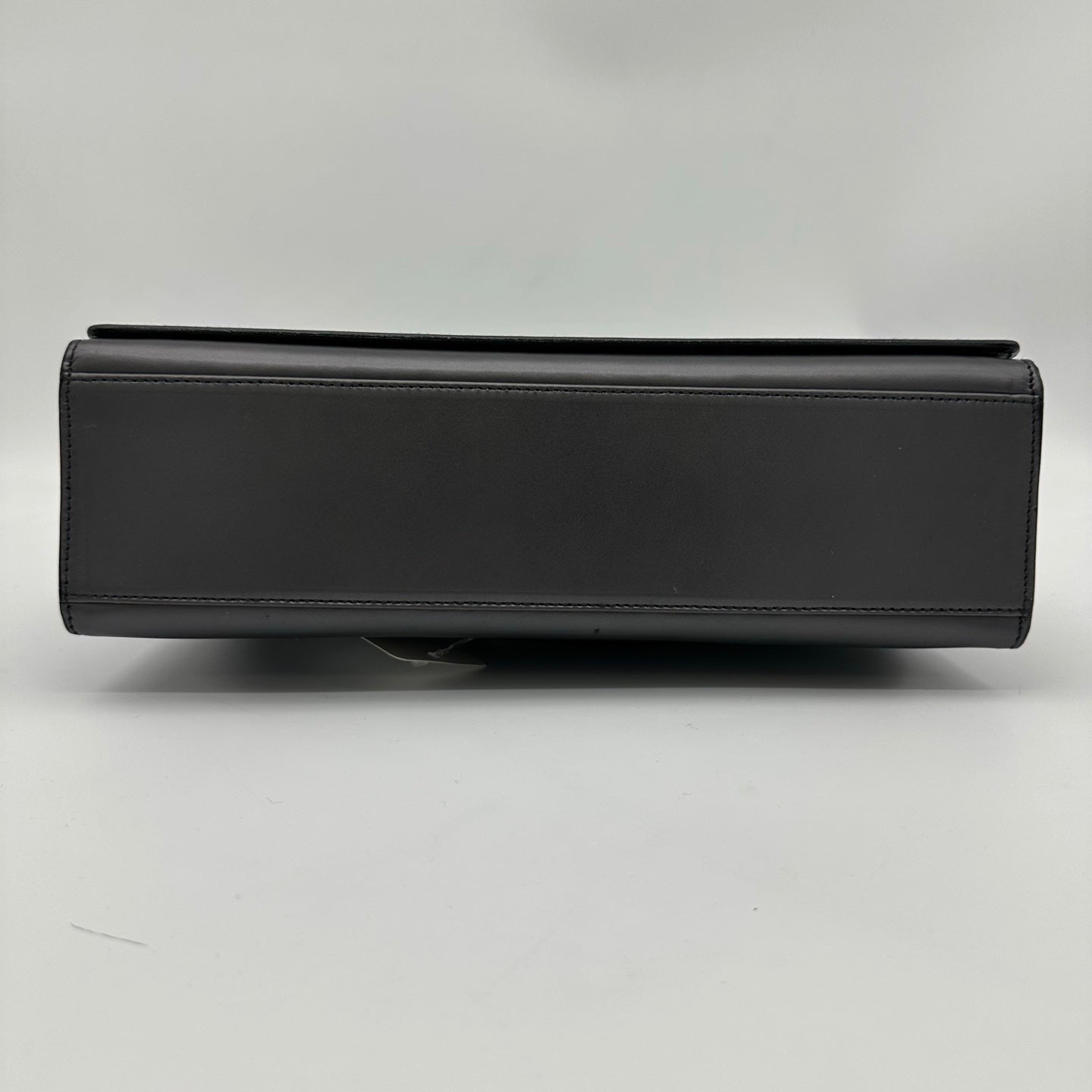 Gucci Vintage Minimalist Metallic Gold-Frame Shoulder Bag [Used]