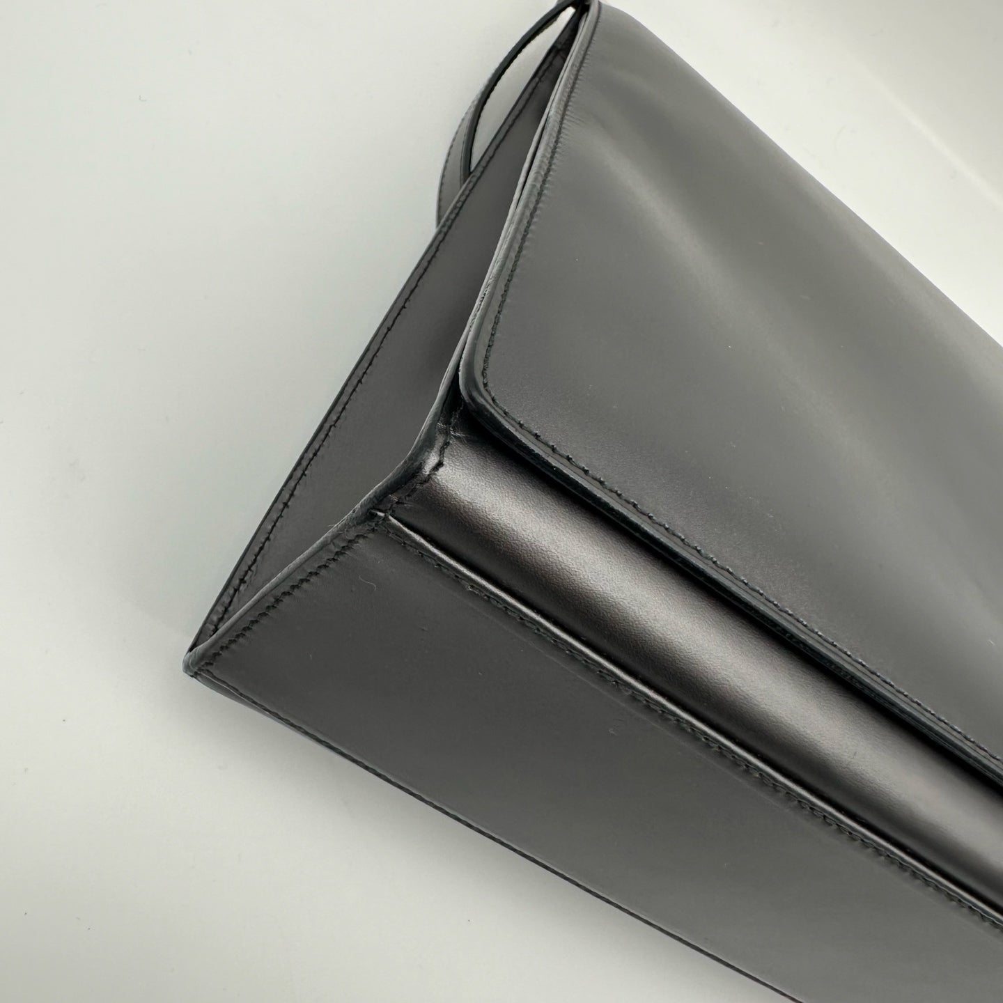 Gucci Vintage Minimalist Metallic Gold-Frame Shoulder Bag [Used]