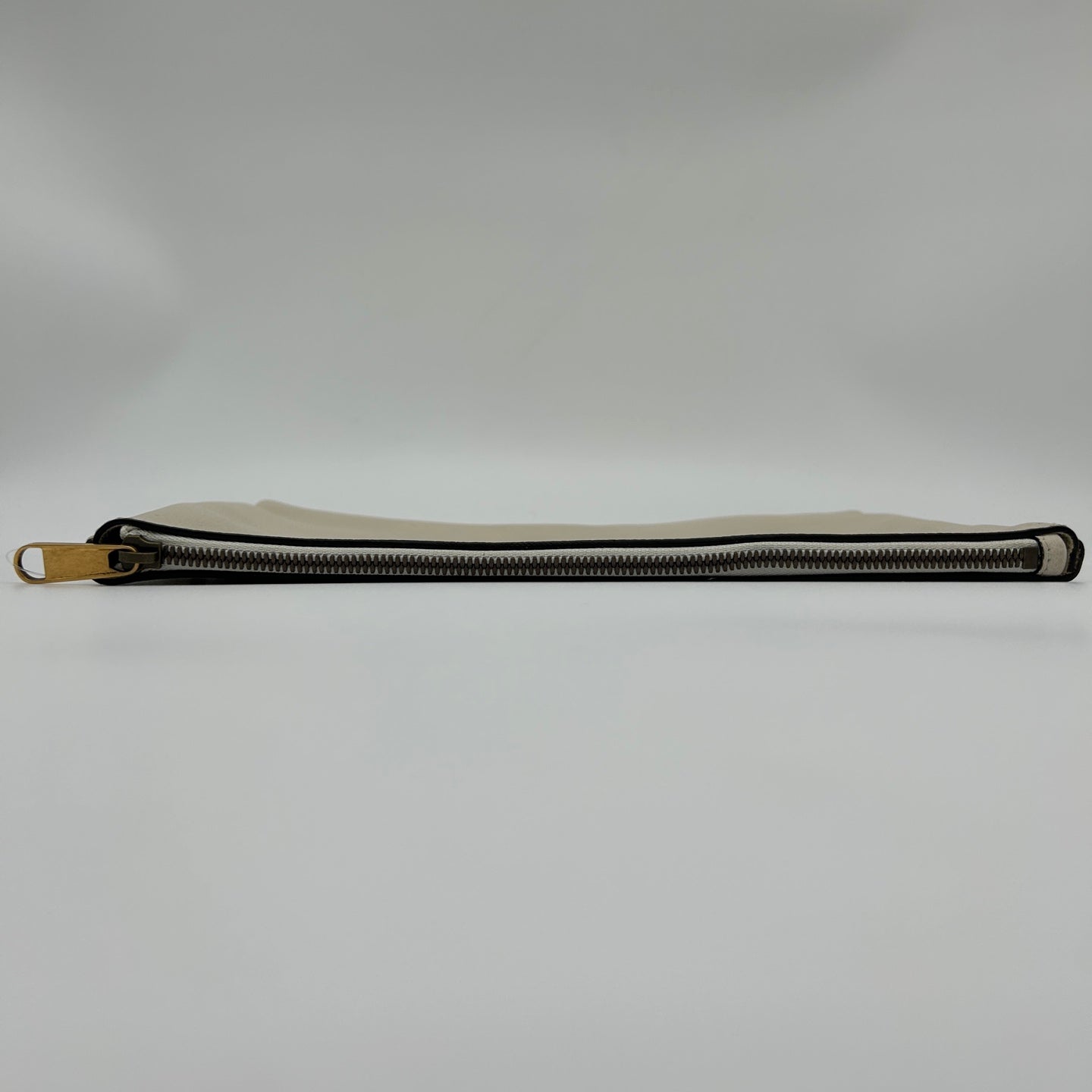 Gucci Pearl White Clutch Bag [Used]