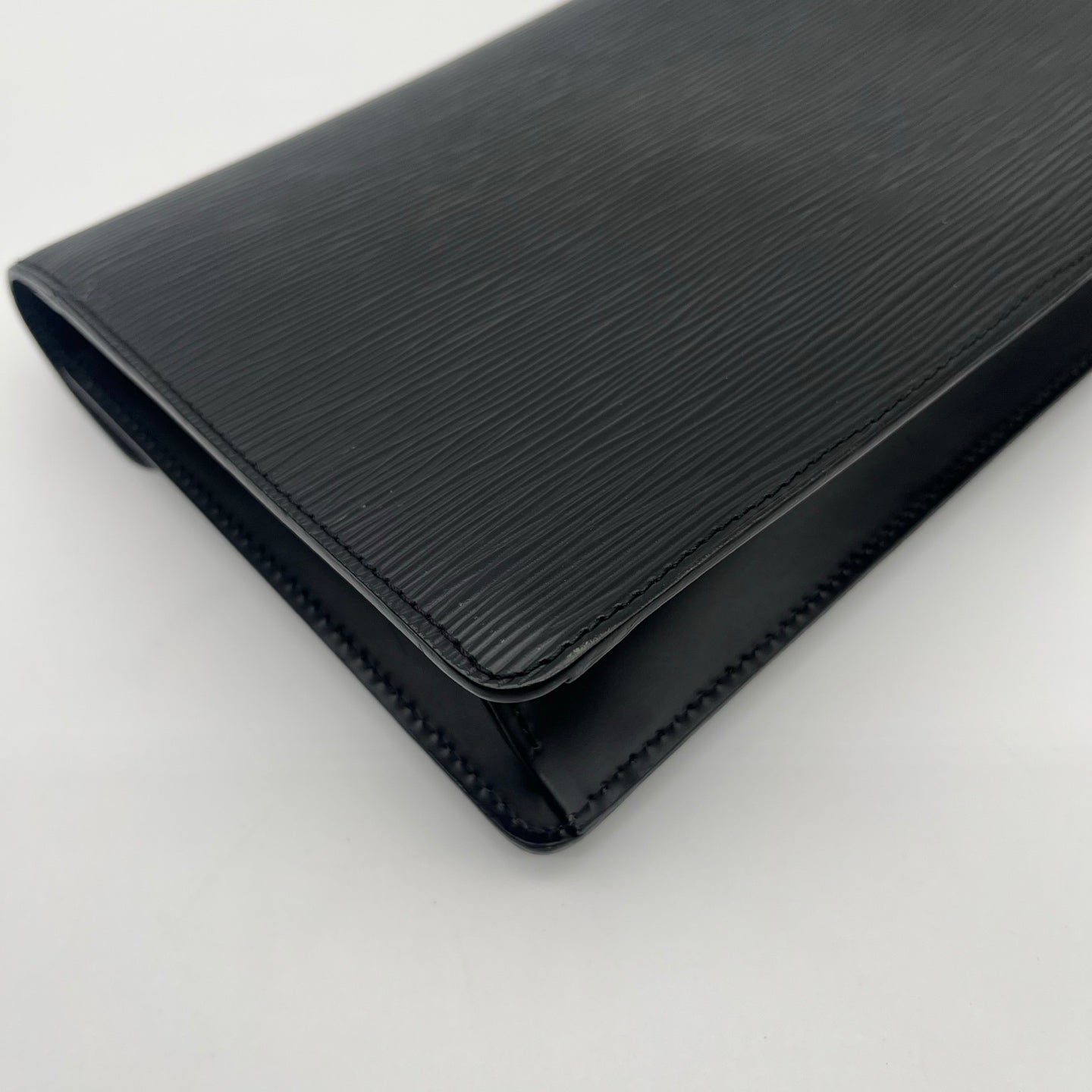 Louis Vuitton Black & Silver Epi Wave Clutch Bag [Used]