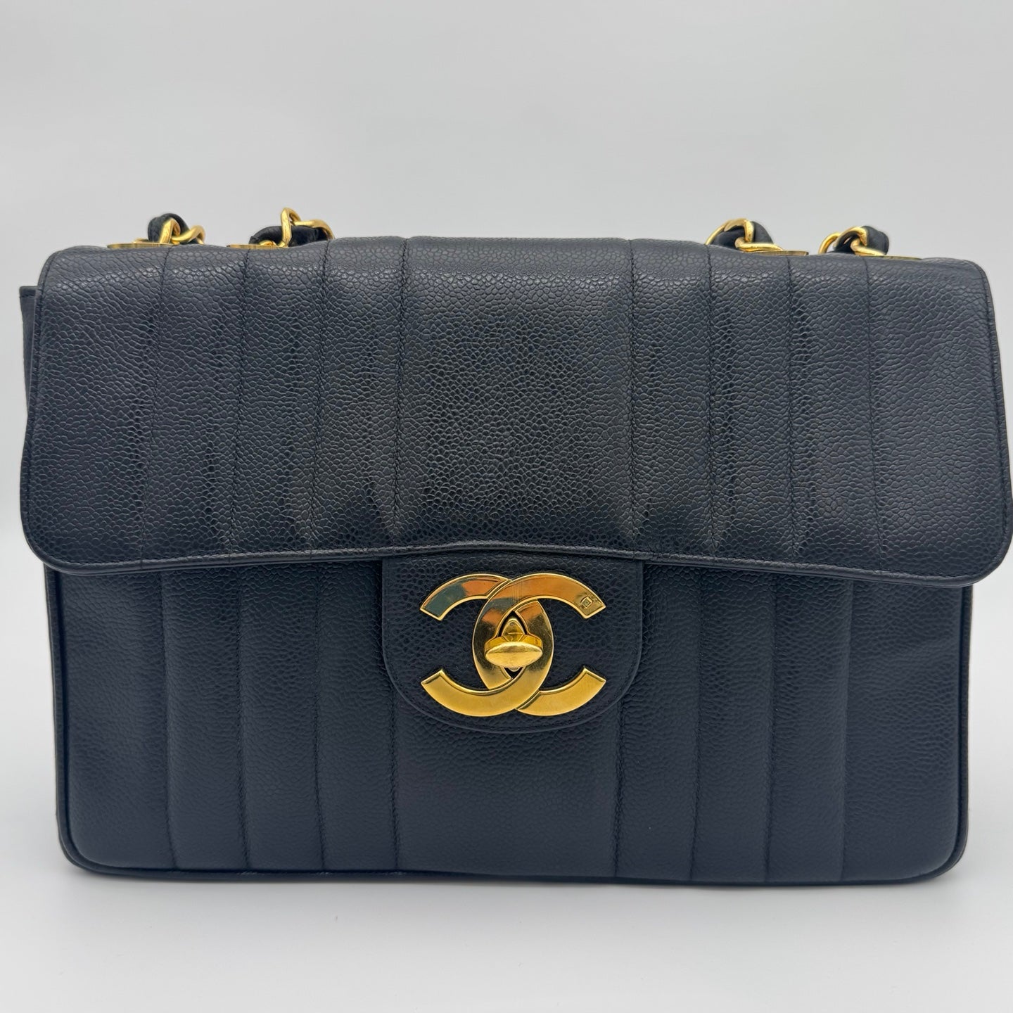 Chanel Jumbo Single Classic Flap Bag Black Caviar Leather with Gold Hardware [Used]