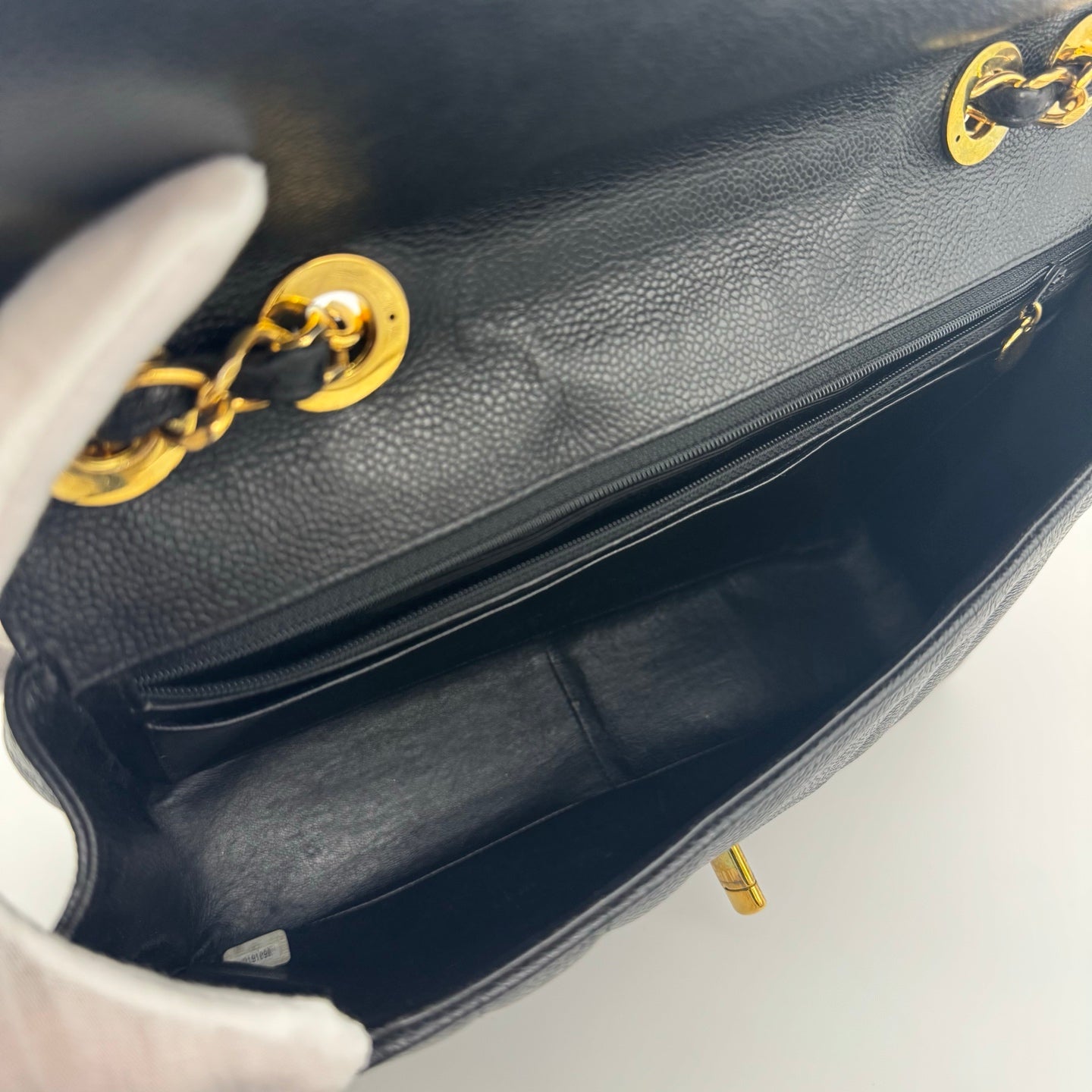 Chanel Jumbo Single Classic Flap Bag Black Caviar Leather with Gold Hardware [Used]