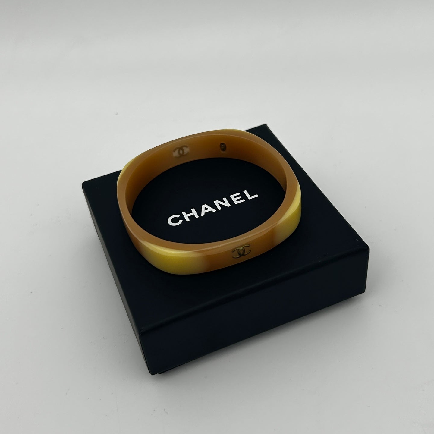 Chanel Vintage Gradient Amber-Yellow Acrylic Bangle Bracelet [Used]