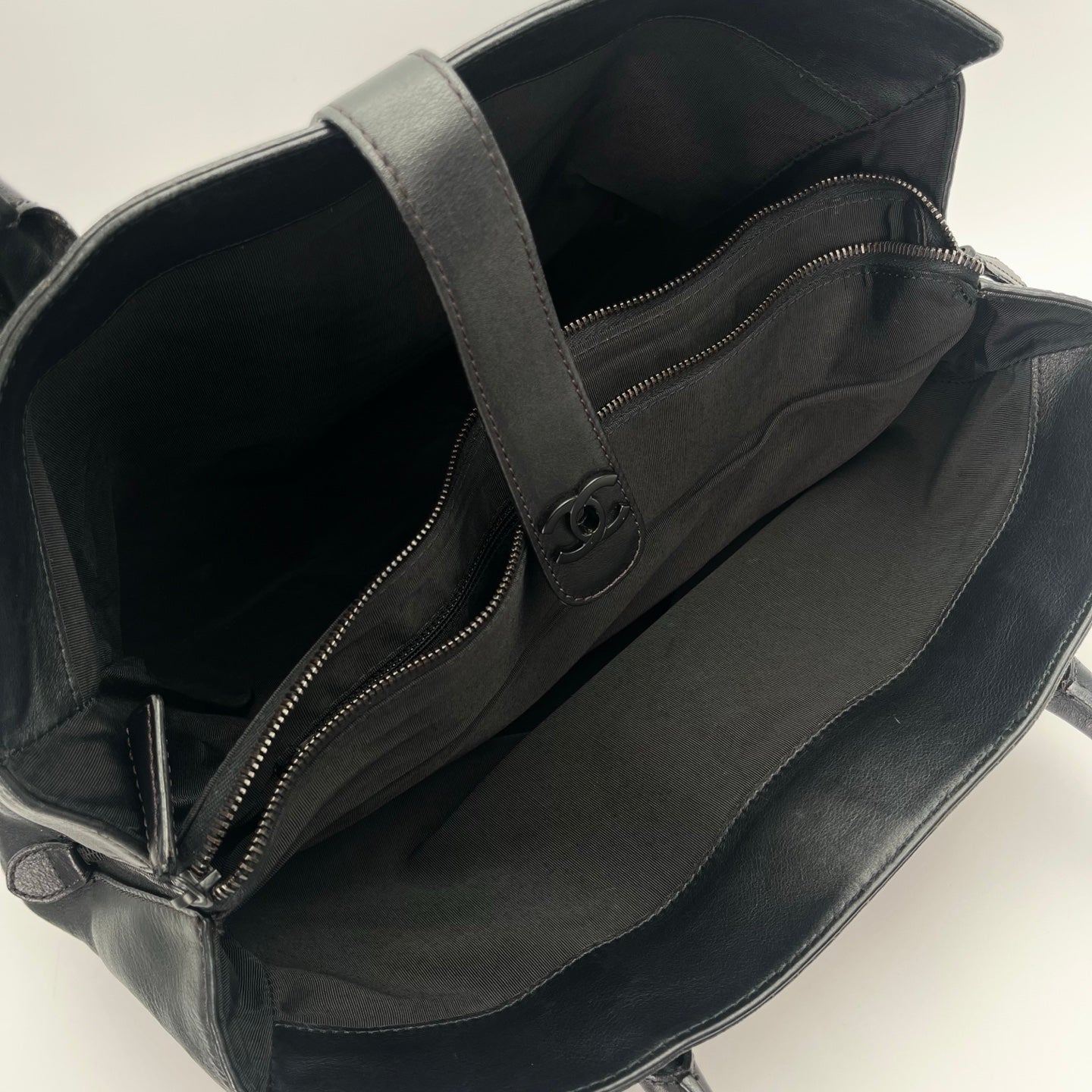 Chanel So Black Calfskin Tote Bag[Used]