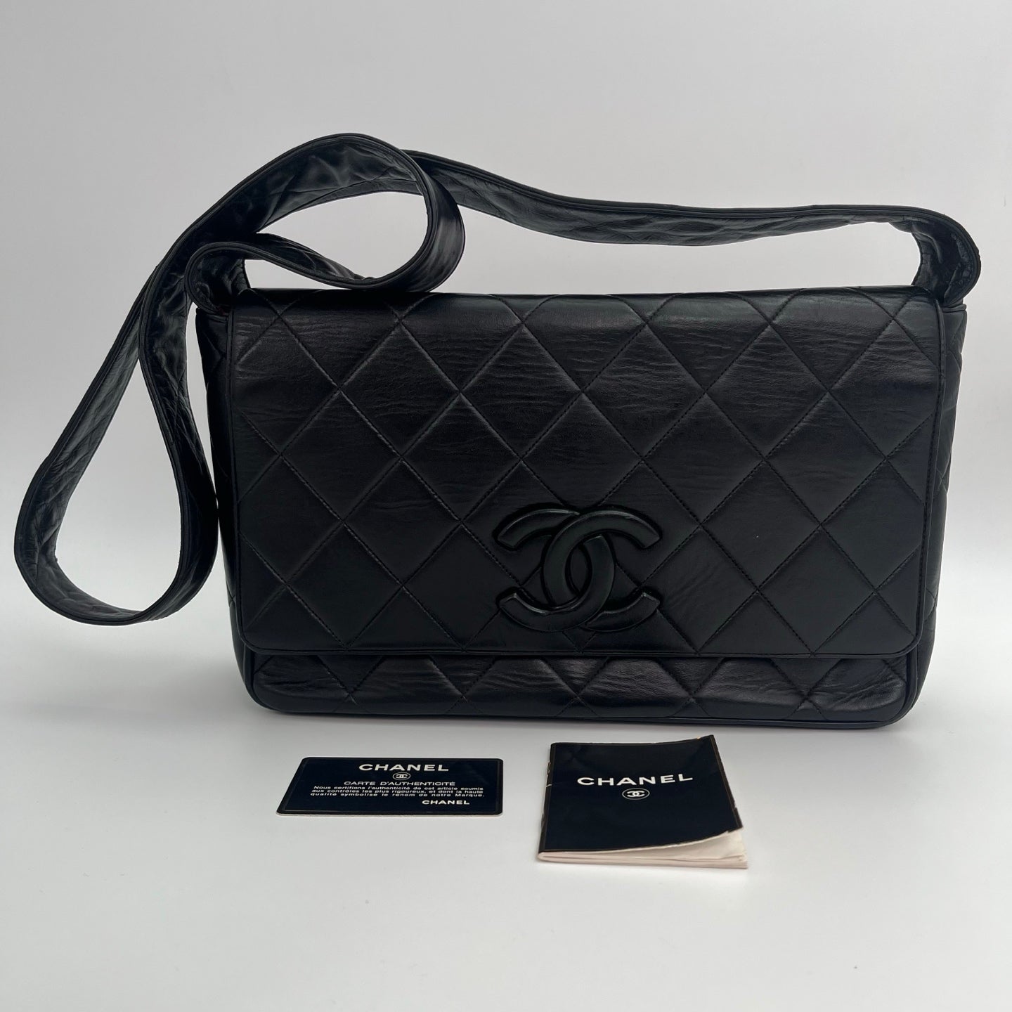 Chanel Black Quilted Lambskin Leather Matelassé Messenger Bag[Used]
