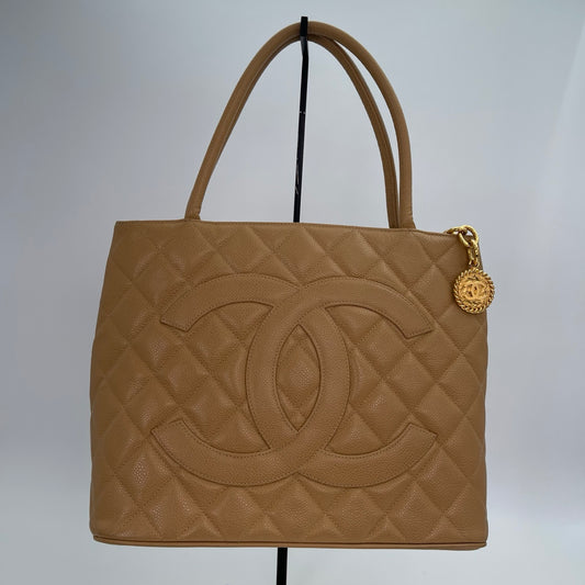 Chanel Hilton Tote Bag Beige/Gold [Used]