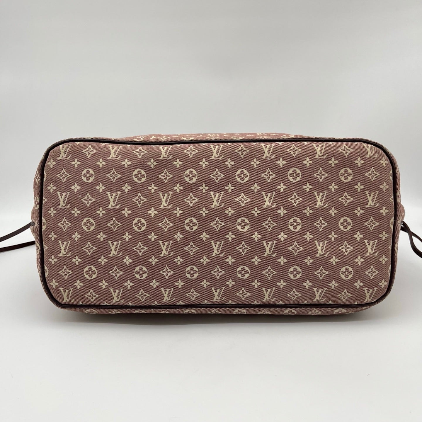 Louis Vuitton Monogram Denim Neverfull MM in Raspberry [Used]