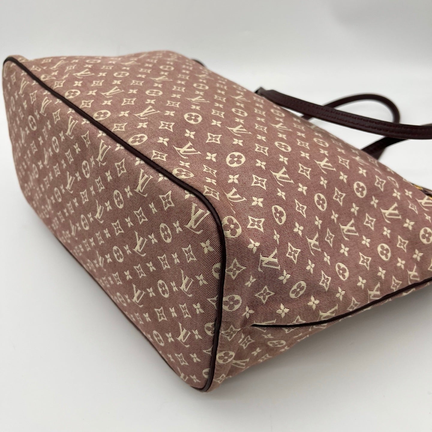 Louis Vuitton Monogram Denim Neverfull MM in Raspberry [Used]