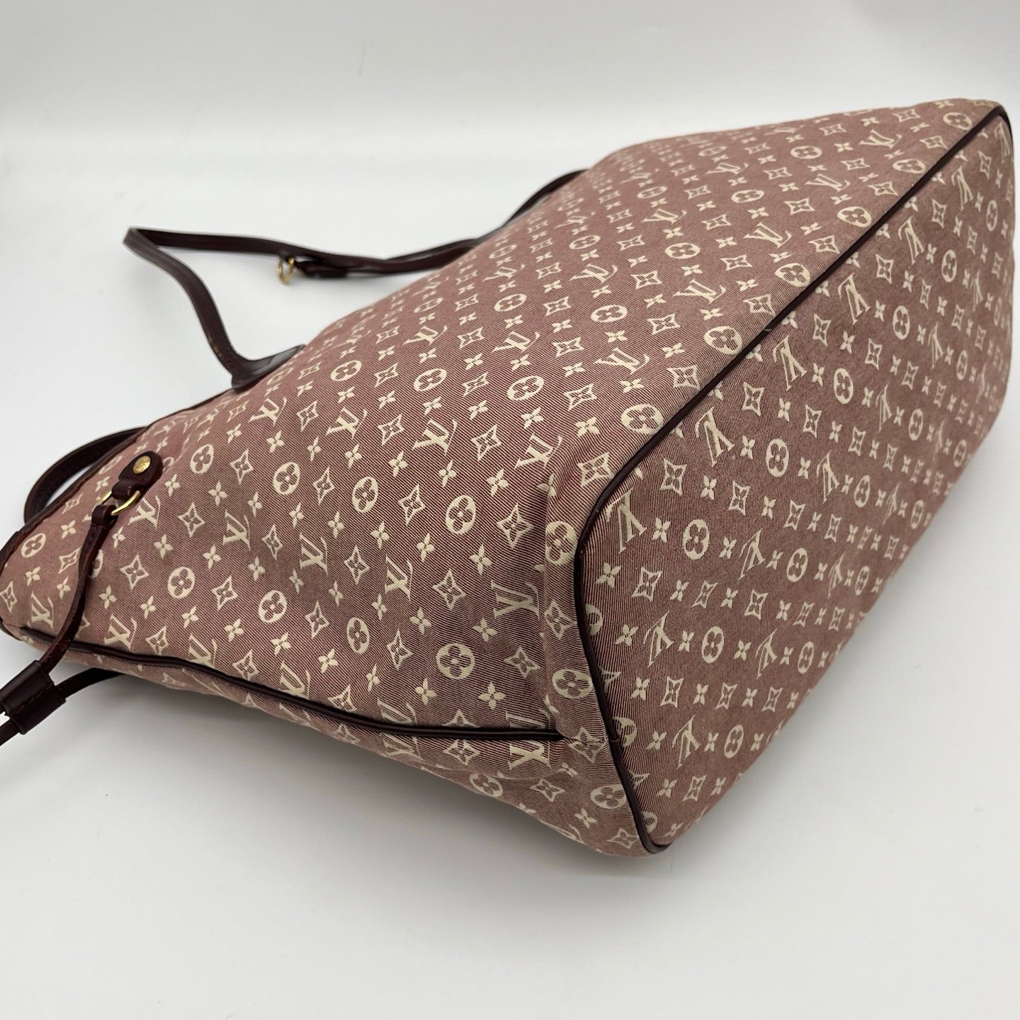 Louis Vuitton Monogram Denim Neverfull MM in Raspberry [Used]