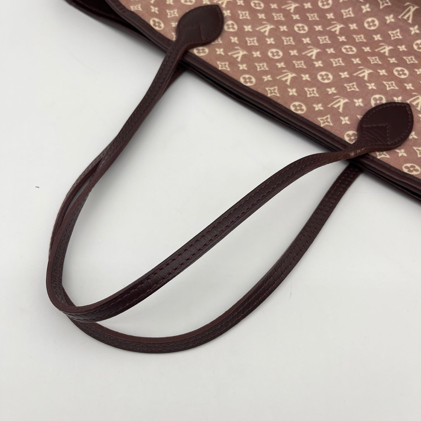 Louis Vuitton Monogram Denim Neverfull MM in Raspberry [Used]