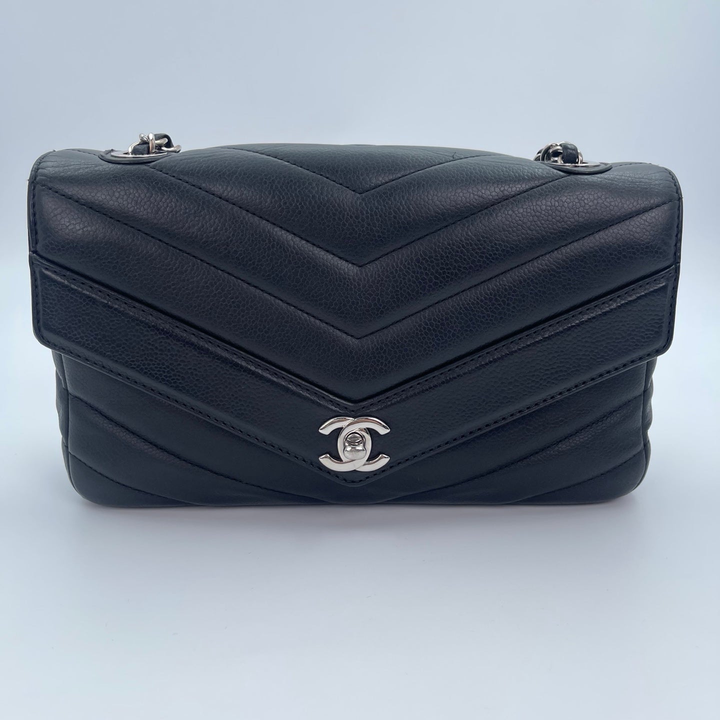 Chanel Caviar Leather Chevron Flap Chain Bag Black/Silver [Used]