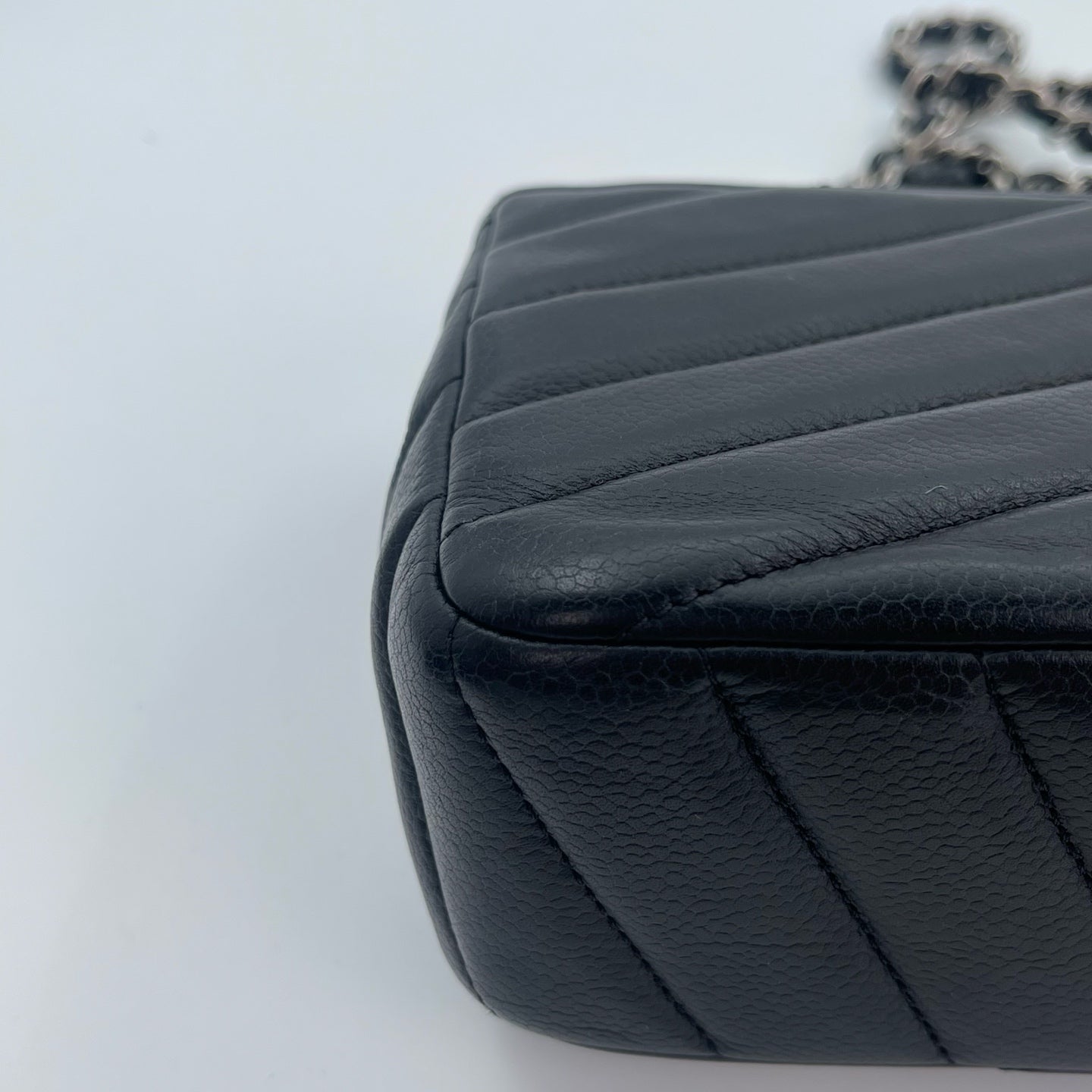 Chanel Caviar Leather Chevron Flap Chain Bag Black/Silver [Used]
