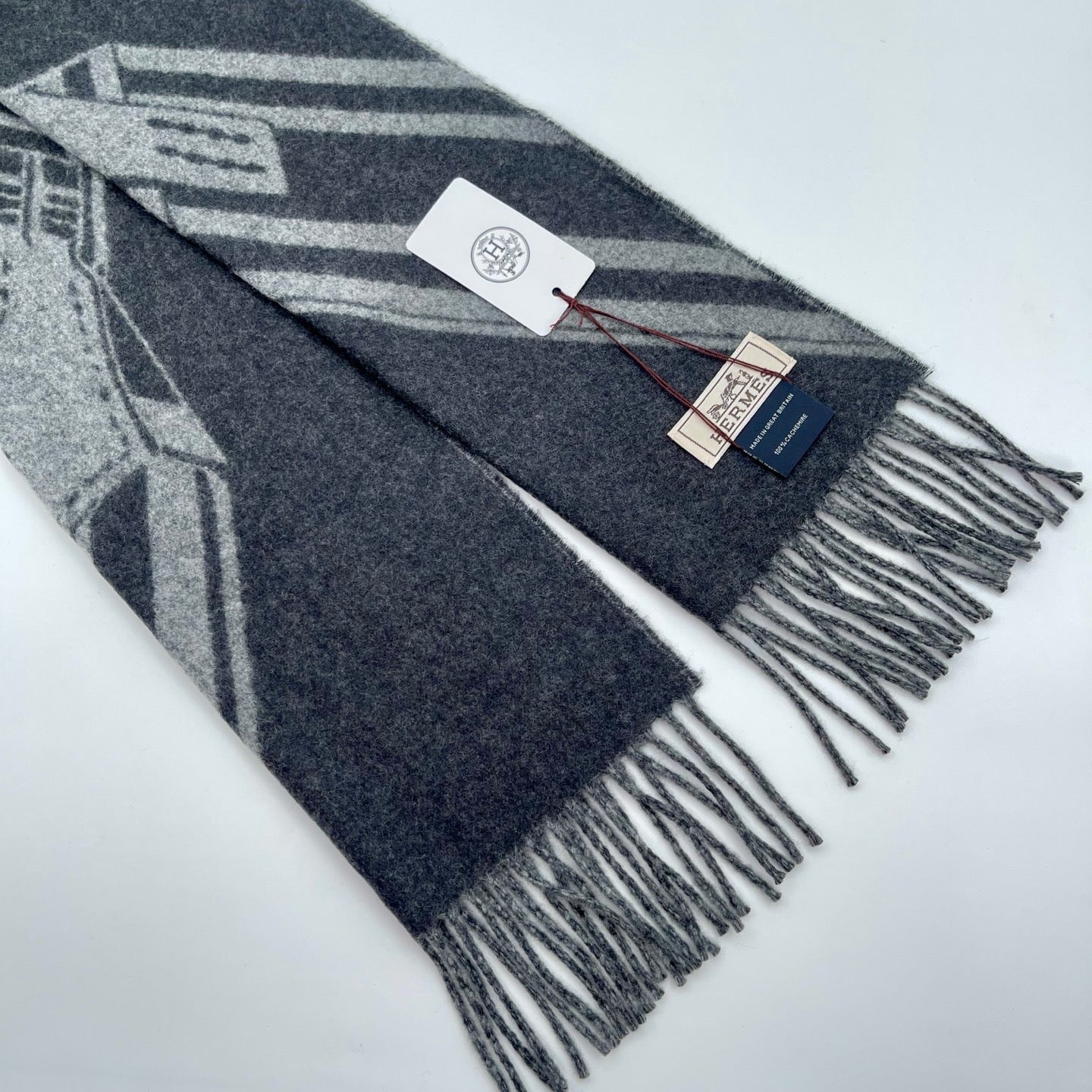 Hermès Sangles en Zig Zag muffler in 100% cashmere [All New]