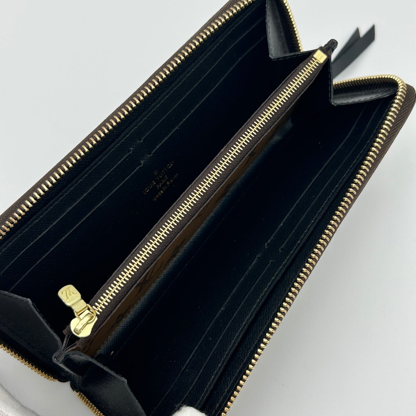 Louis Vuitton Monogram Canvas Zippy Wallet [Used]