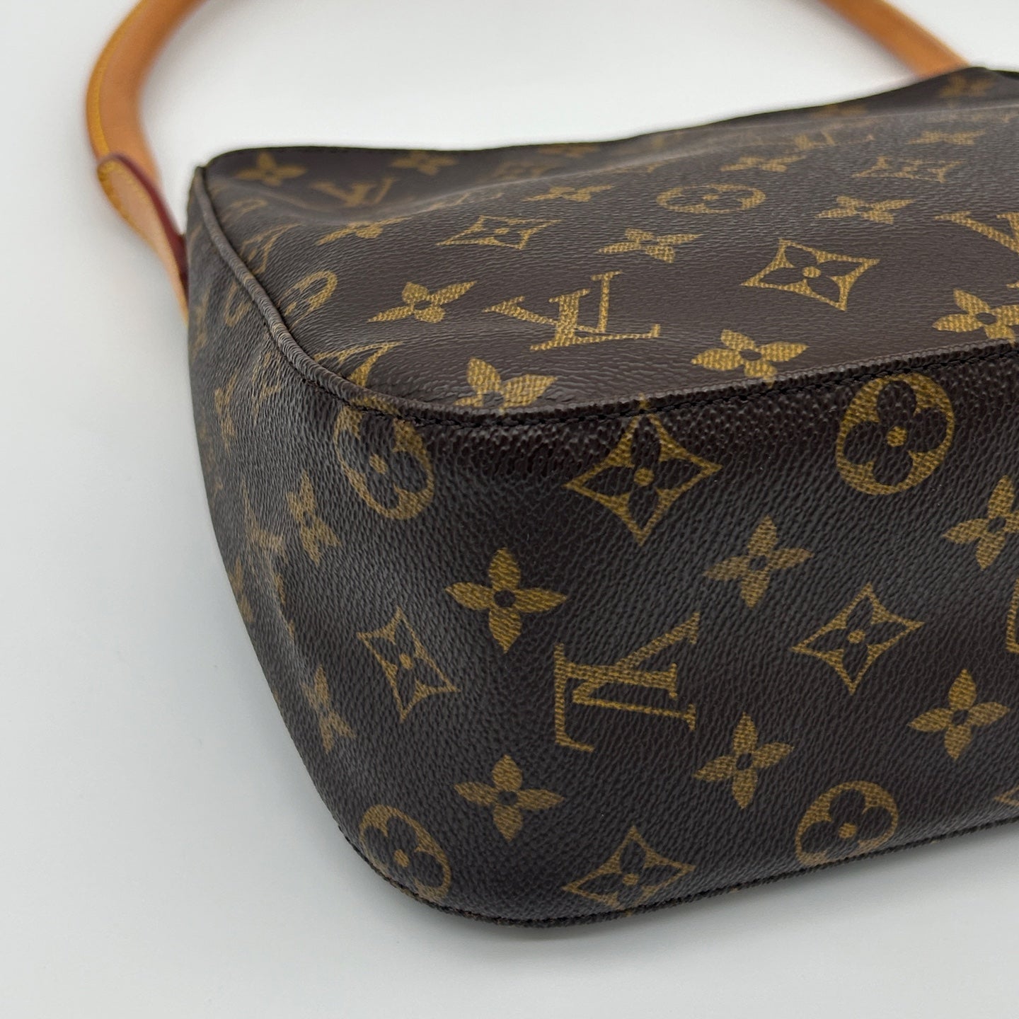 Louis Vuitton Looping MM Monogram Canvas Shoulder Bag [Used]