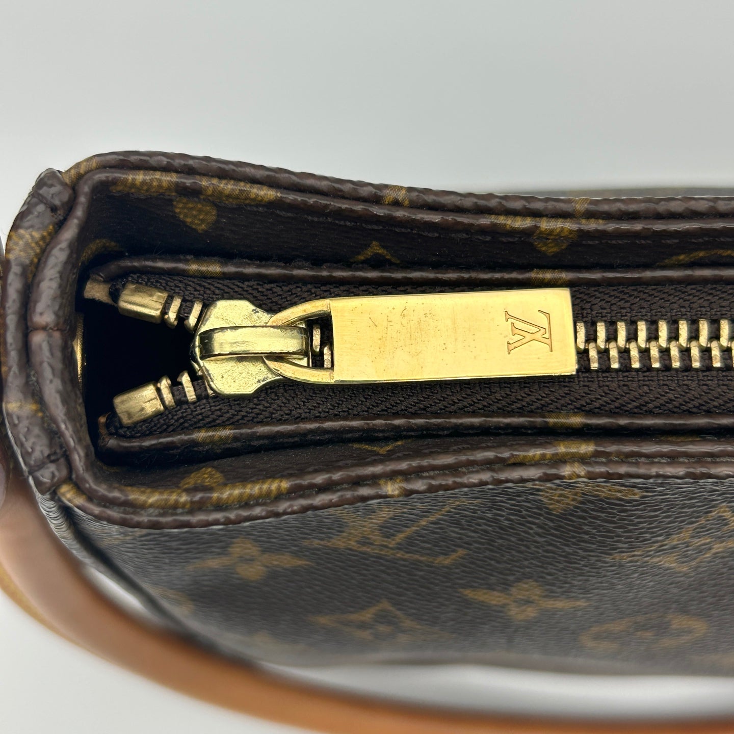 Louis Vuitton Looping MM Monogram Canvas Shoulder Bag [Used]