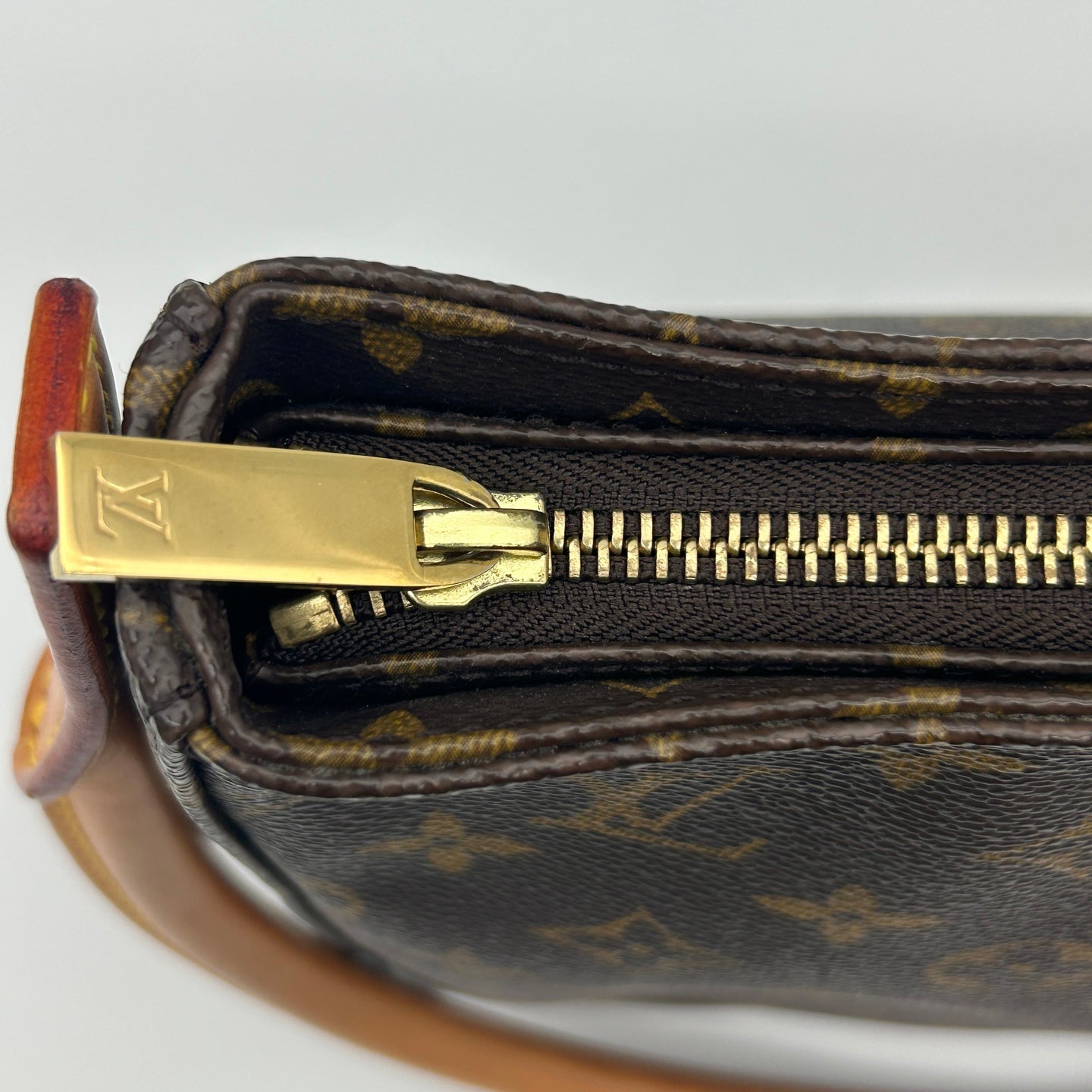 Louis Vuitton Looping MM Monogram Canvas Shoulder Bag [Used]