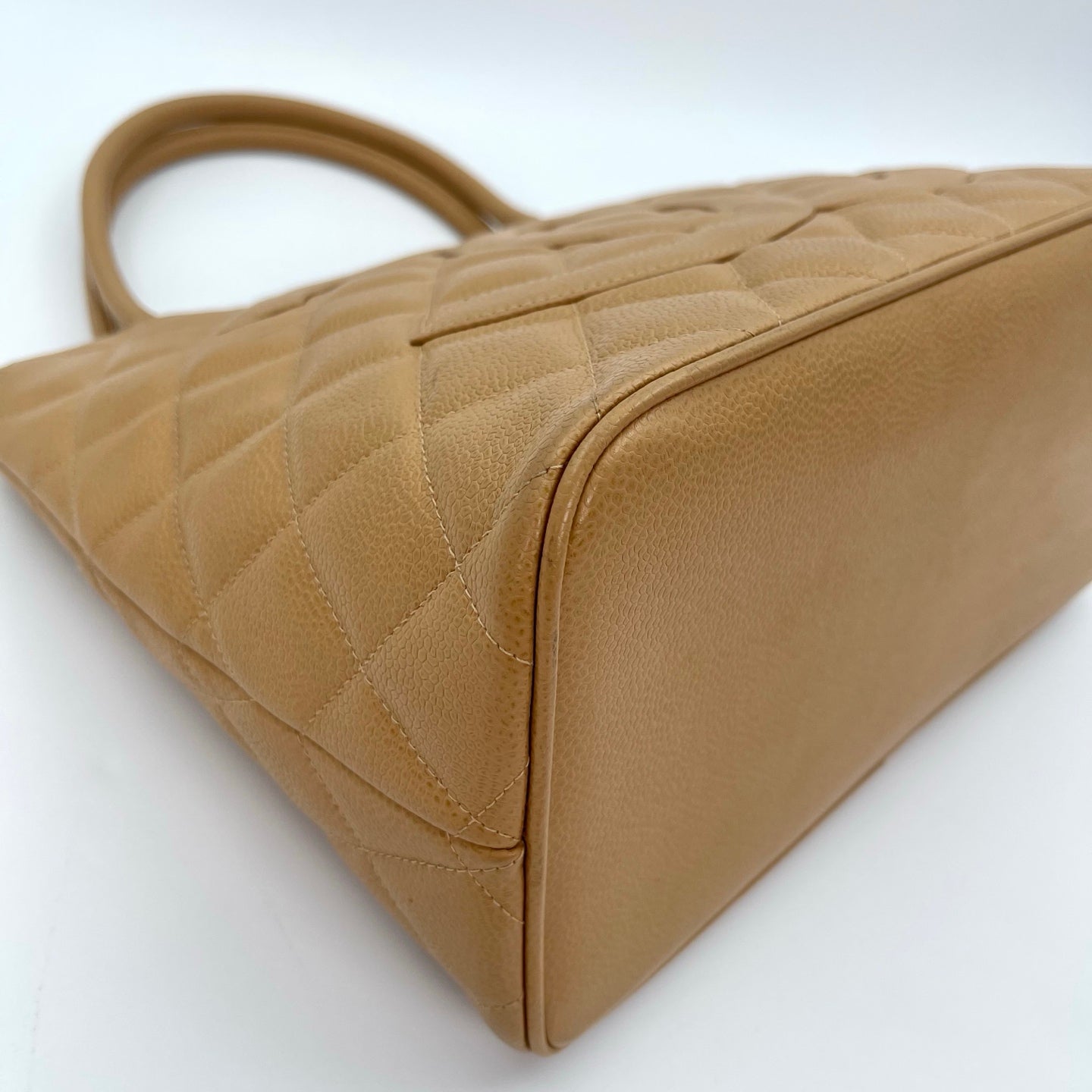 Chanel Hilton Tote Bag Beige/Gold [Used]