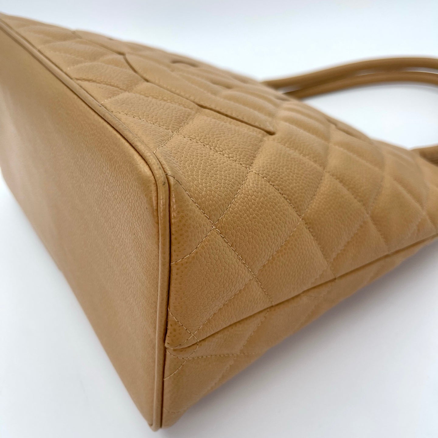 Chanel Hilton Tote Bag Beige/Gold [Used]