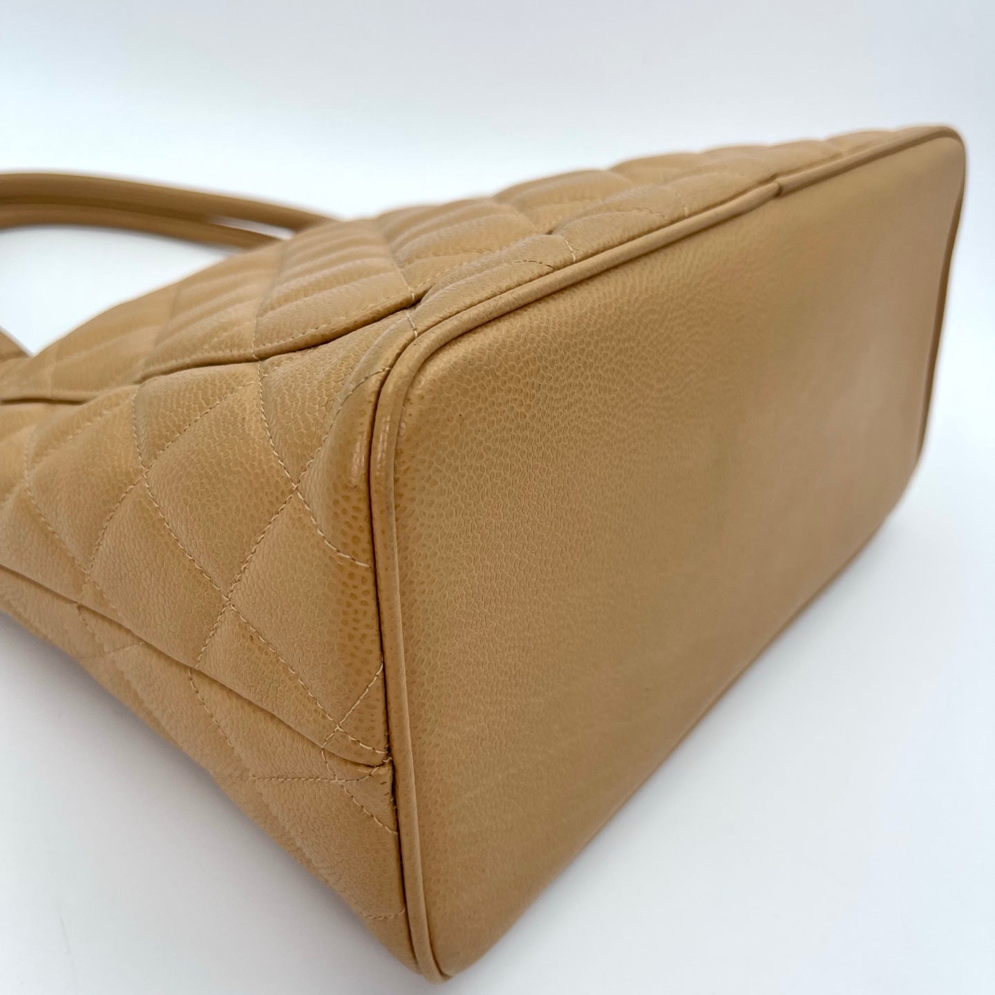Chanel Hilton Tote Bag Beige/Gold [Used]