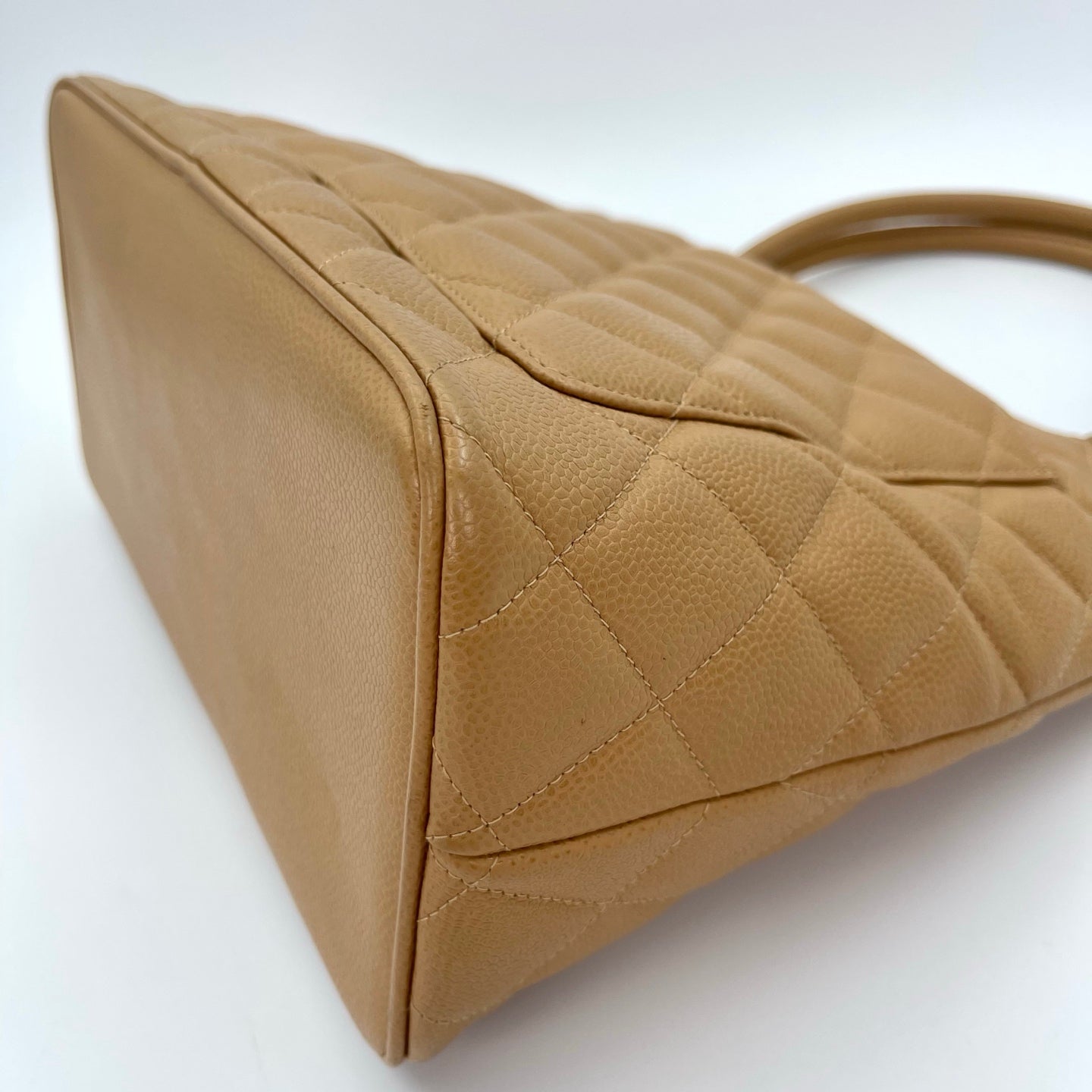 Chanel Hilton Tote Bag Beige/Gold [Used]