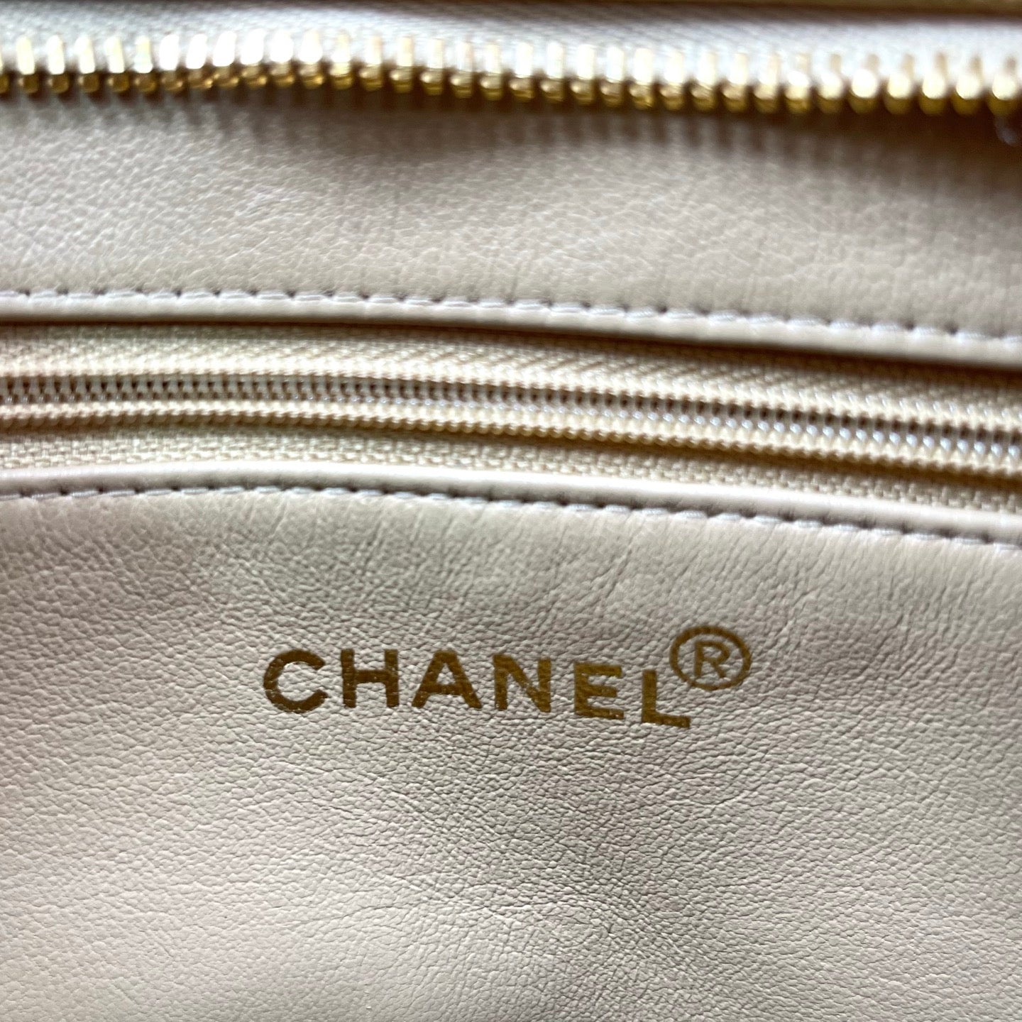 Chanel Hilton Tote Bag Beige/Gold [Used]