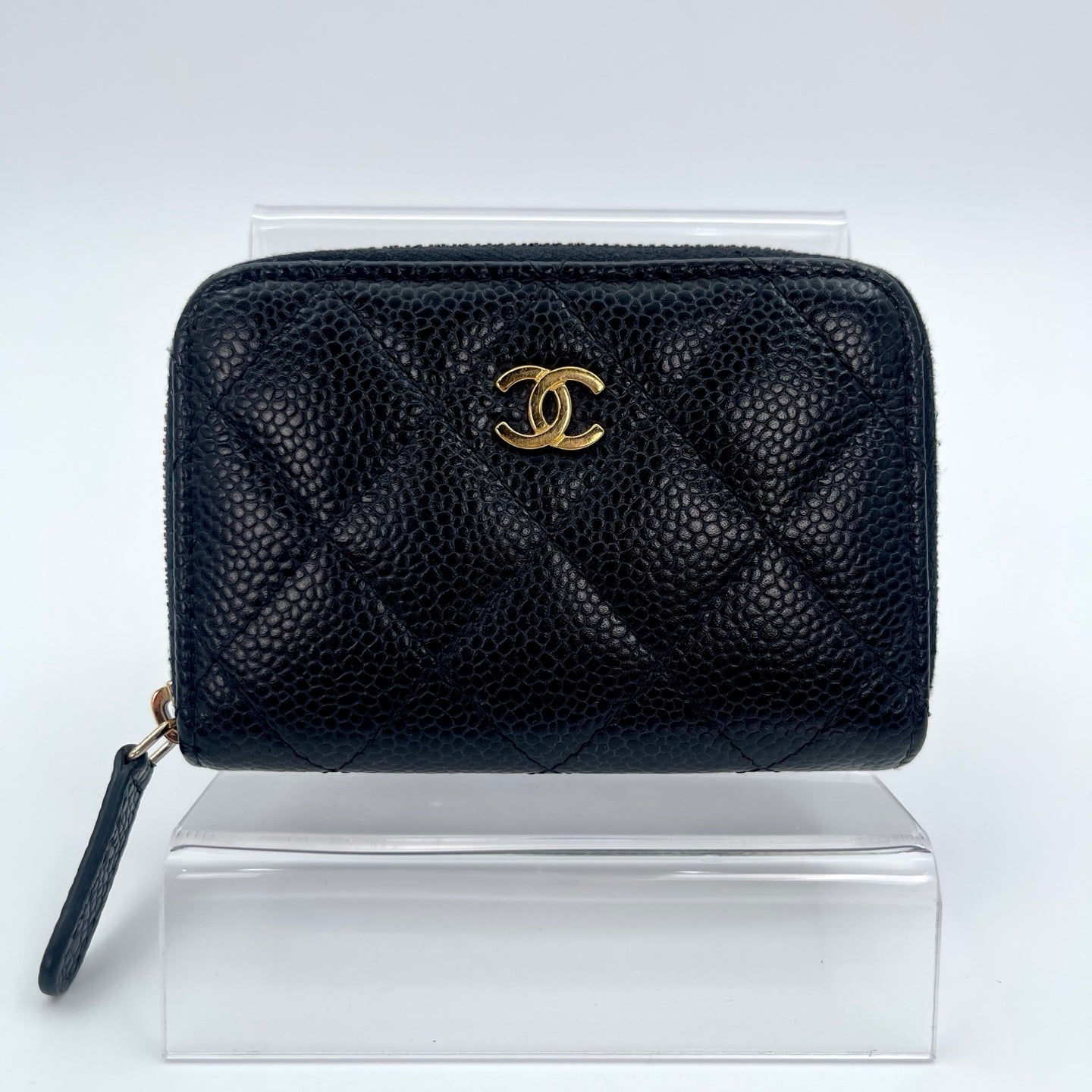Chanel Quilted Caviar Zipped Coin Purse in Black / Gold Hardware [Used]