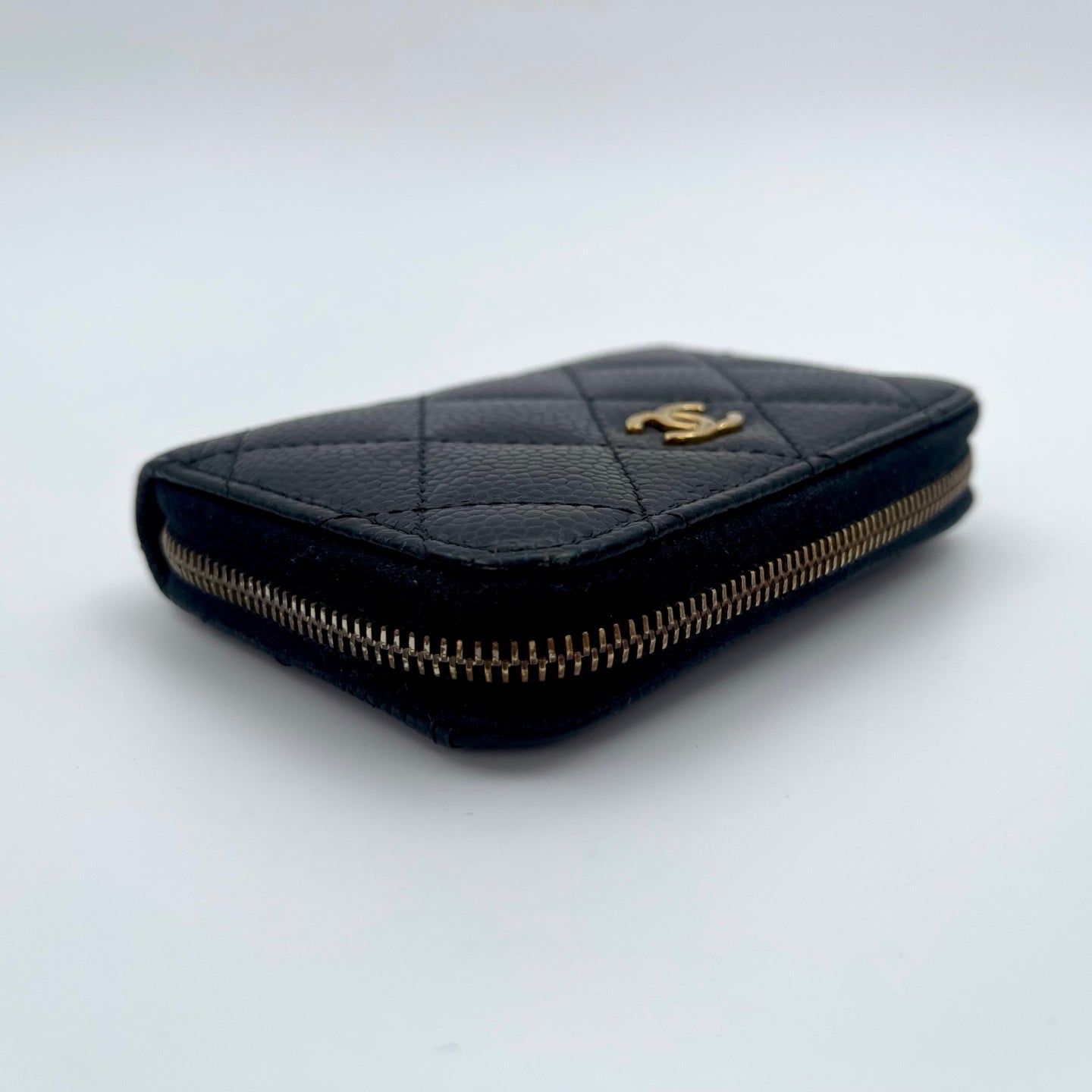 Chanel Quilted Caviar Zipped Coin Purse in Black / Gold Hardware [Used]