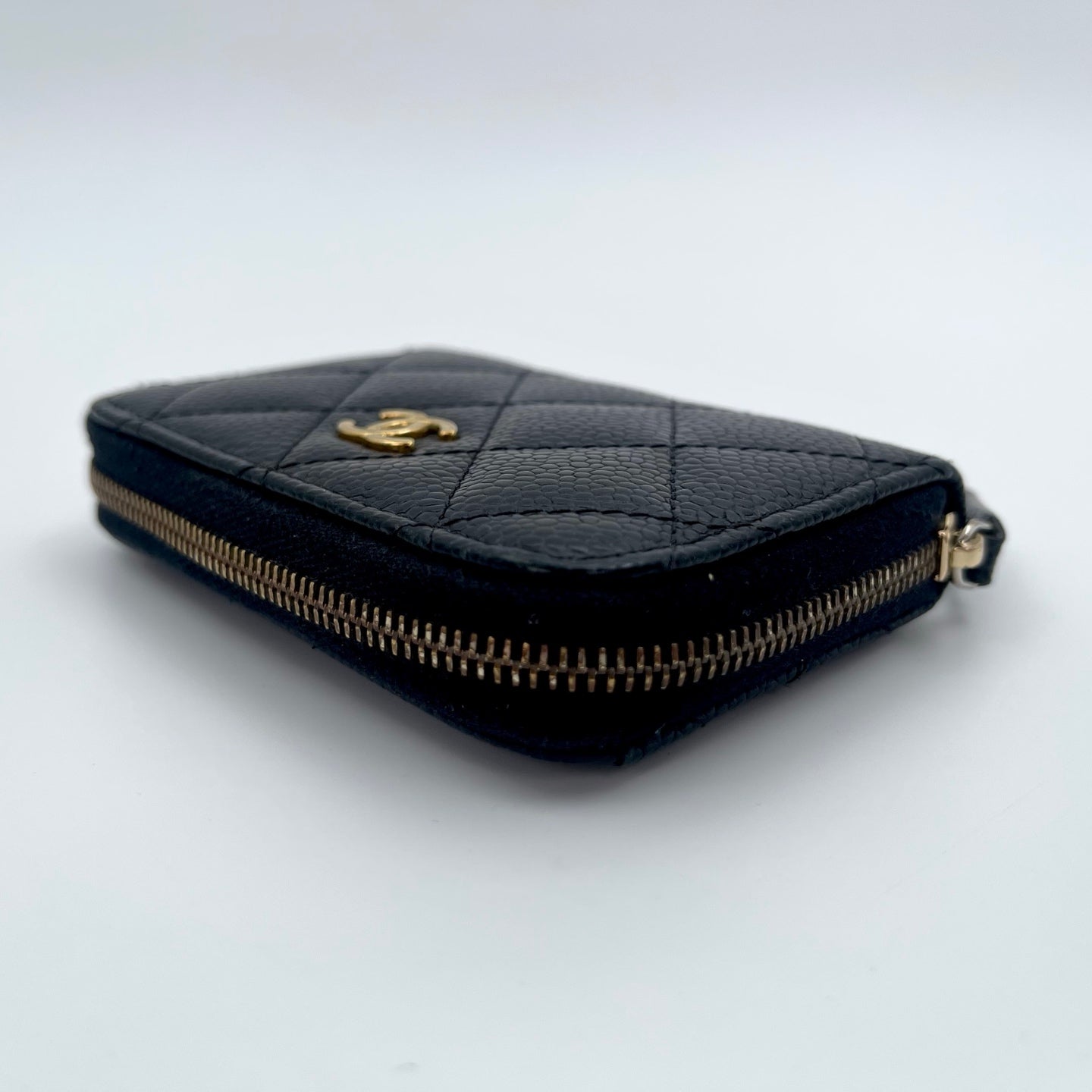 Chanel Quilted Caviar Zipped Coin Purse in Black / Gold Hardware [Used]