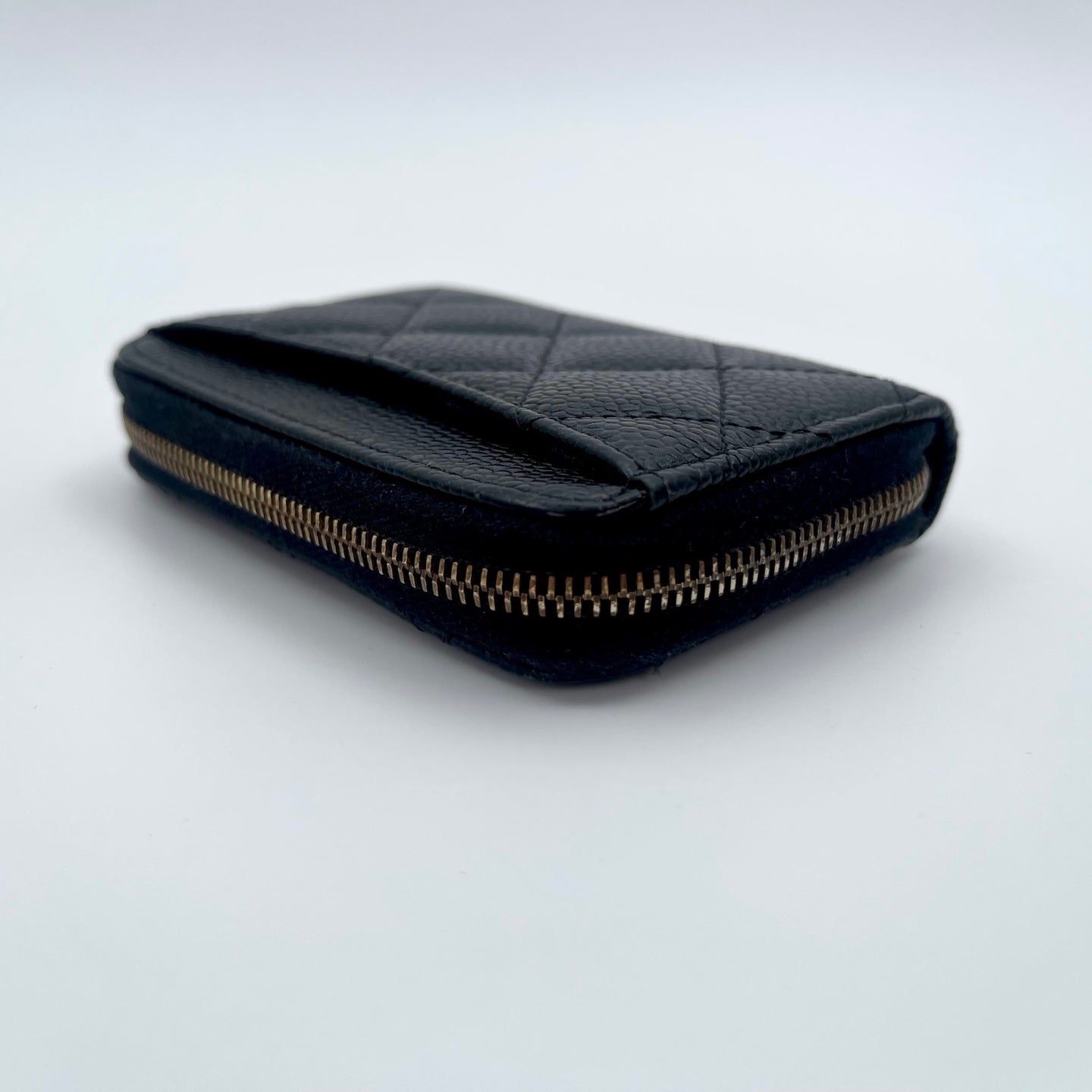 Chanel Quilted Caviar Zipped Coin Purse in Black / Gold Hardware [Used]