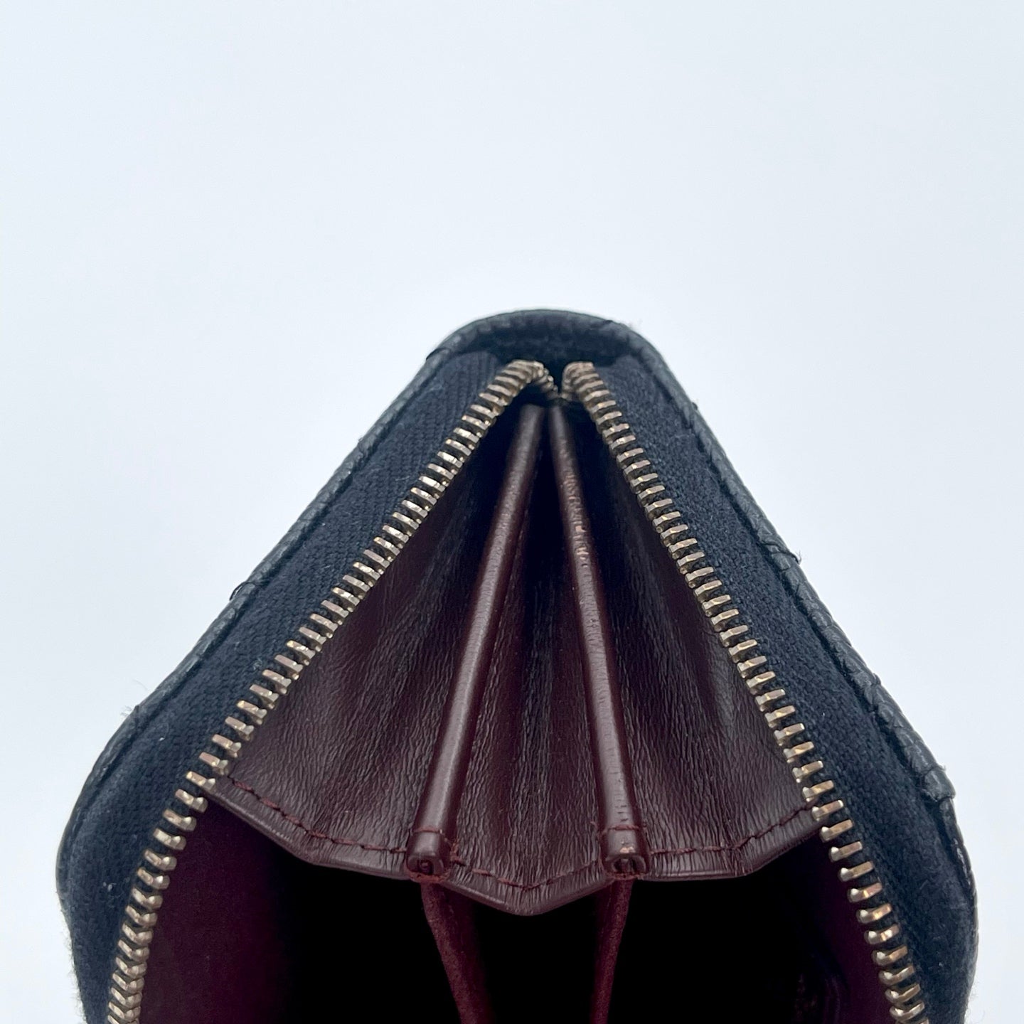 Chanel Quilted Caviar Zipped Coin Purse in Black / Gold Hardware [Used]