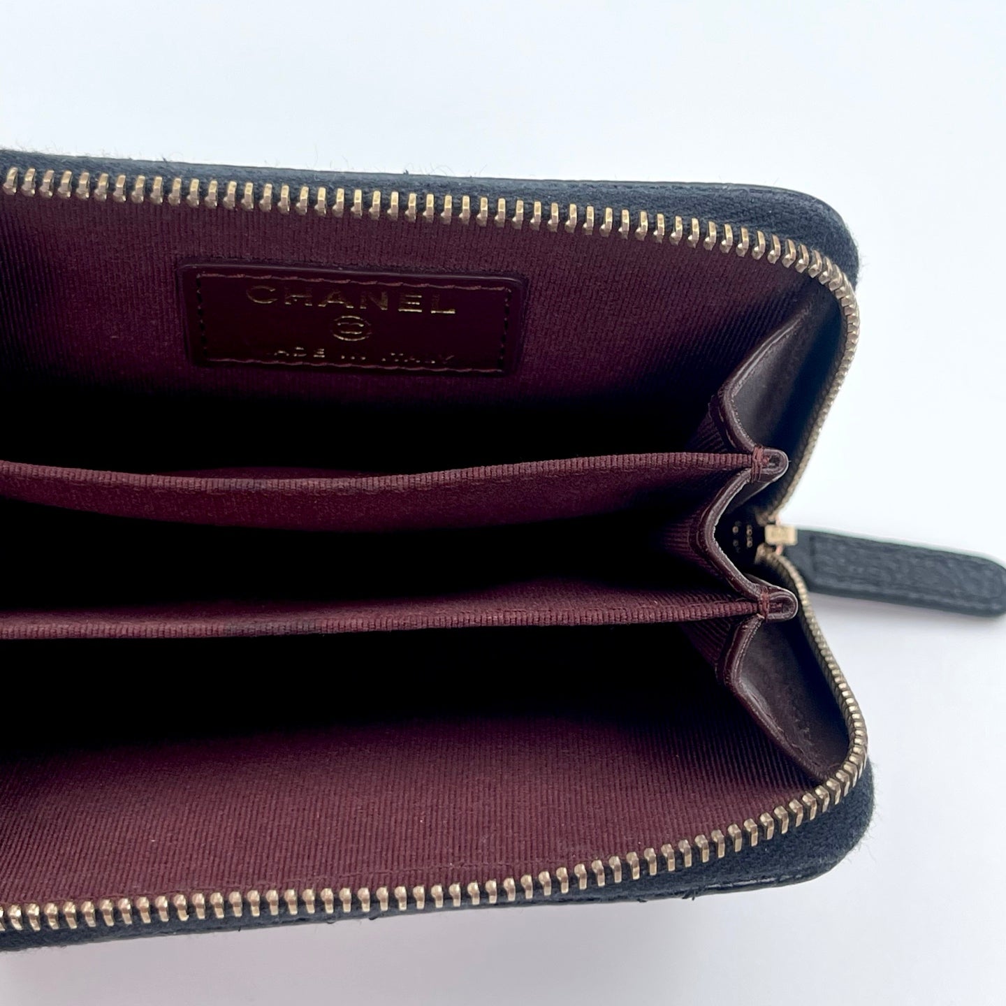 Chanel Quilted Caviar Zipped Coin Purse in Black / Gold Hardware [Used]