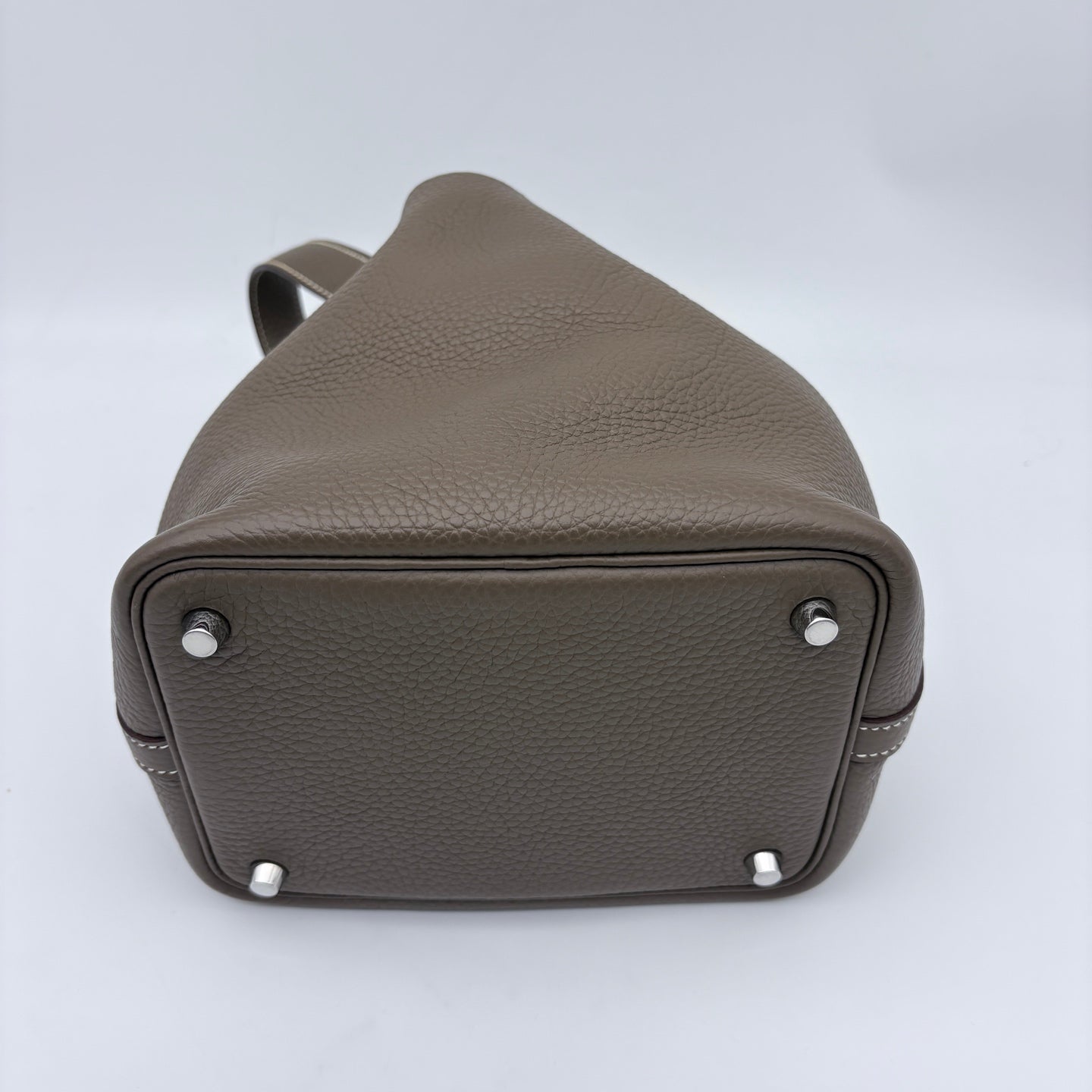 Hermès Picotin Lock 18 Bag in Étoupe Togo [Used]