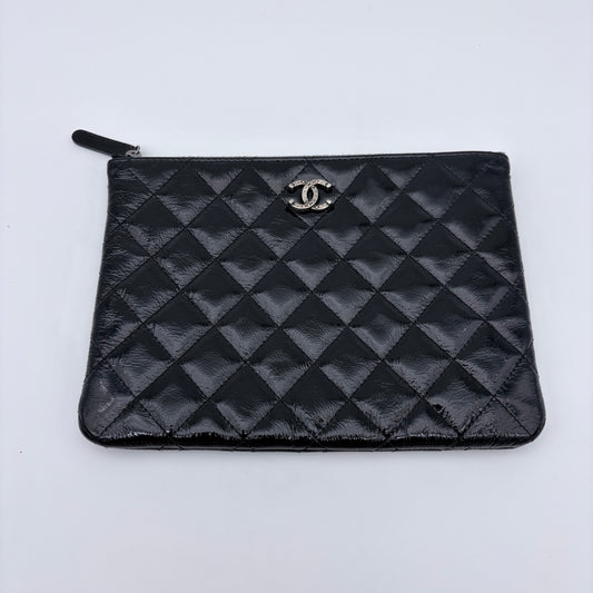 Chanel Quilted Oiled Calfskin Clutch Bag [Used]