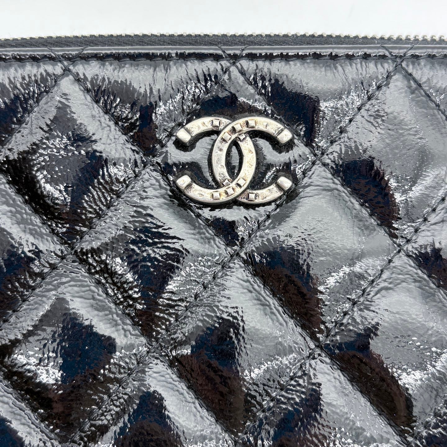 Chanel Quilted Oiled Calfskin Clutch Bag [Used]