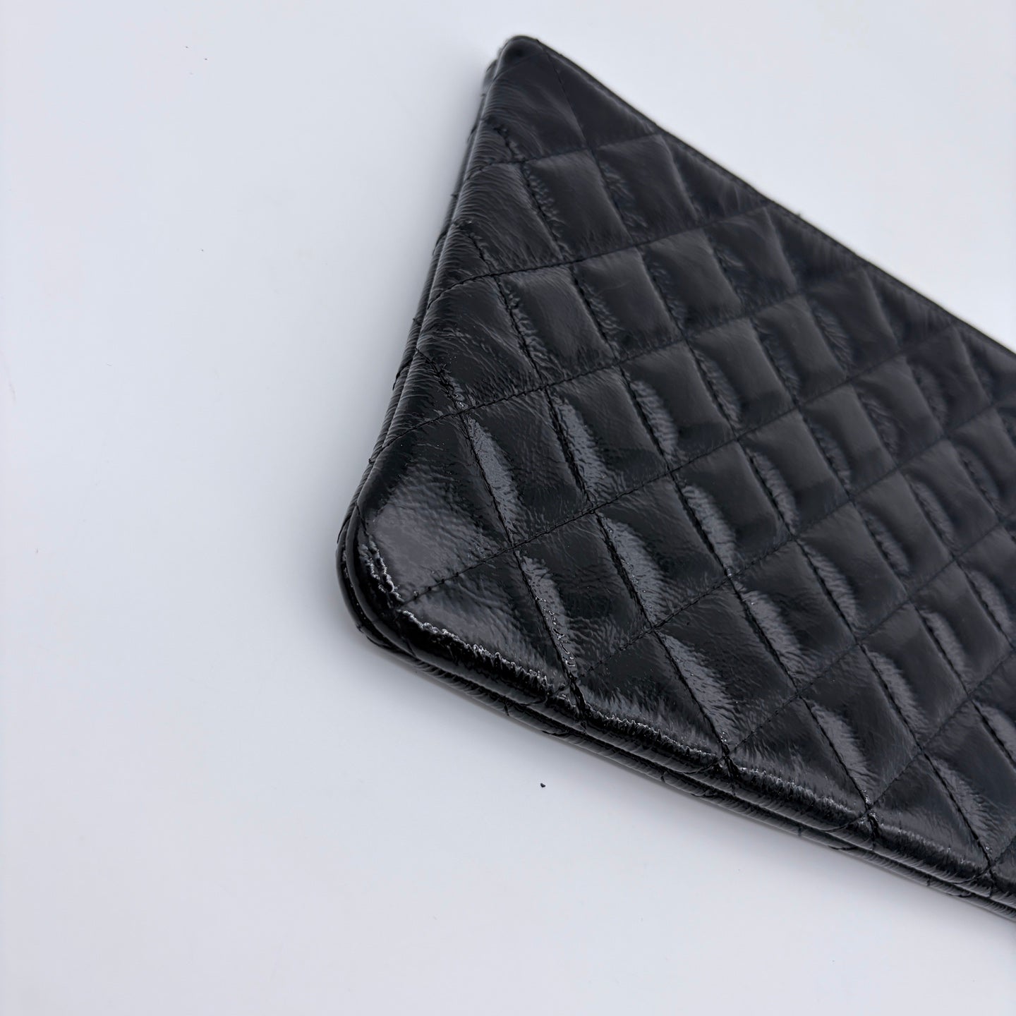 Chanel Quilted Oiled Calfskin Clutch Bag [Used]