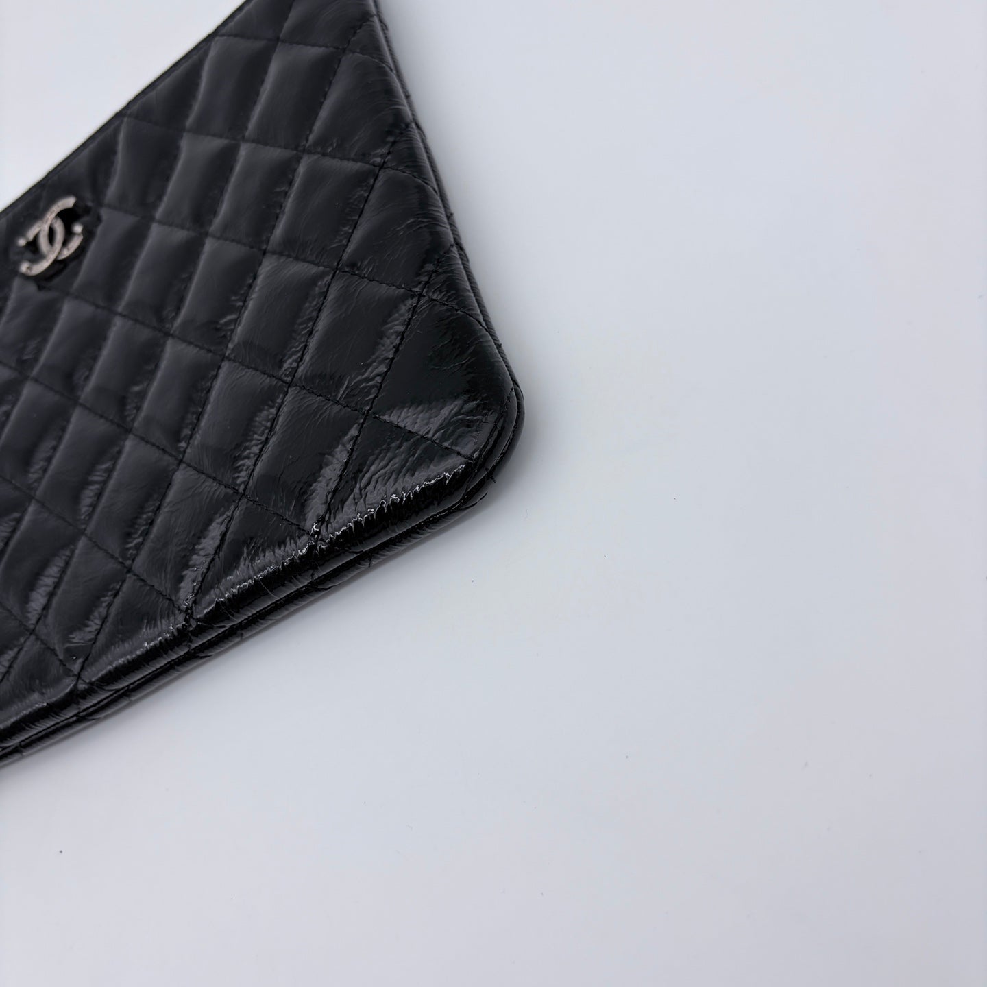 Chanel Quilted Oiled Calfskin Clutch Bag [Used]