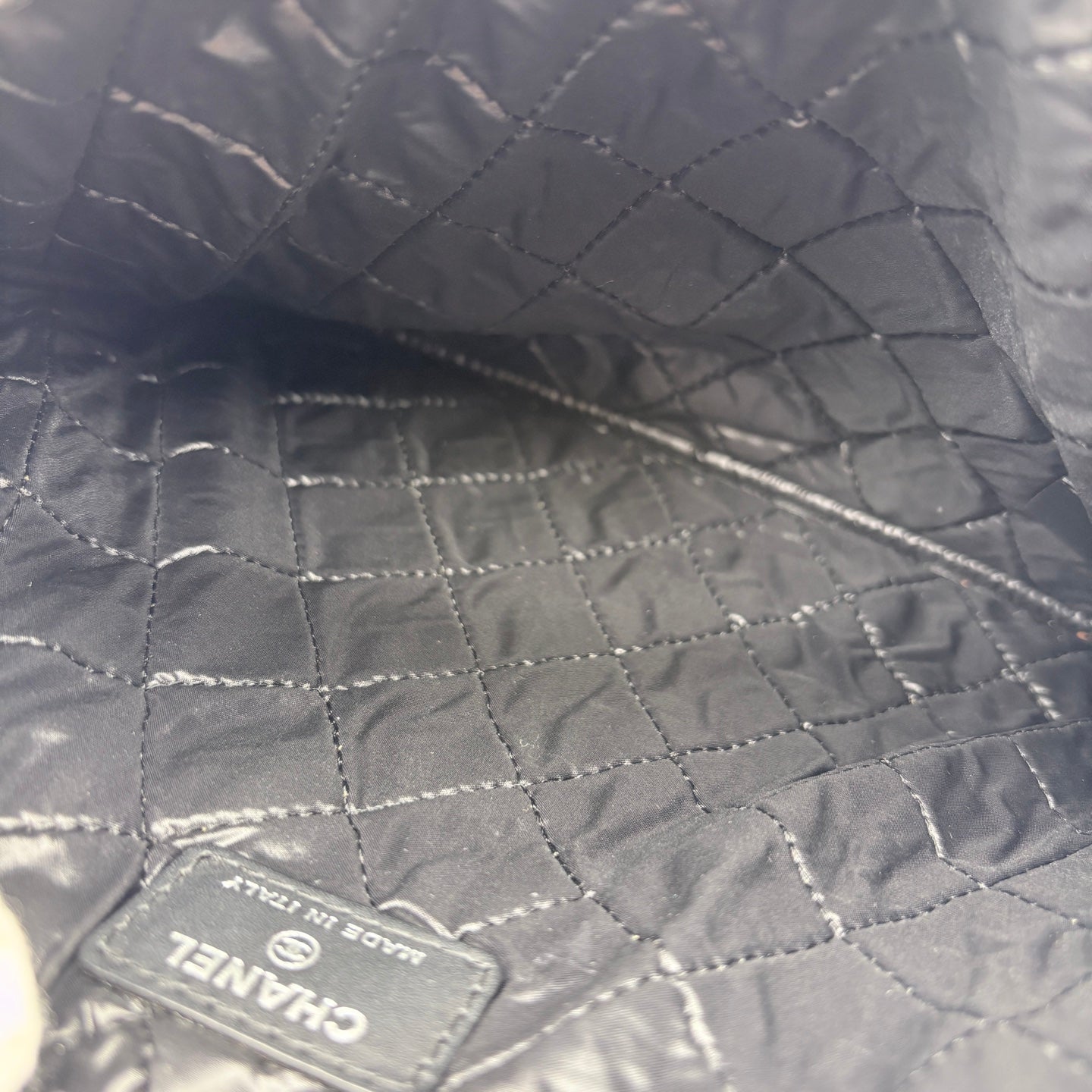 Chanel Quilted Oiled Calfskin Clutch Bag [Used]