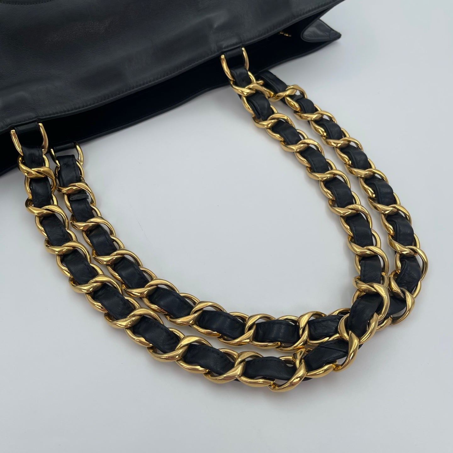 Chanel Lambskin Double CC Logo Chain Tote Bag Black/Gold Hardware [Used]