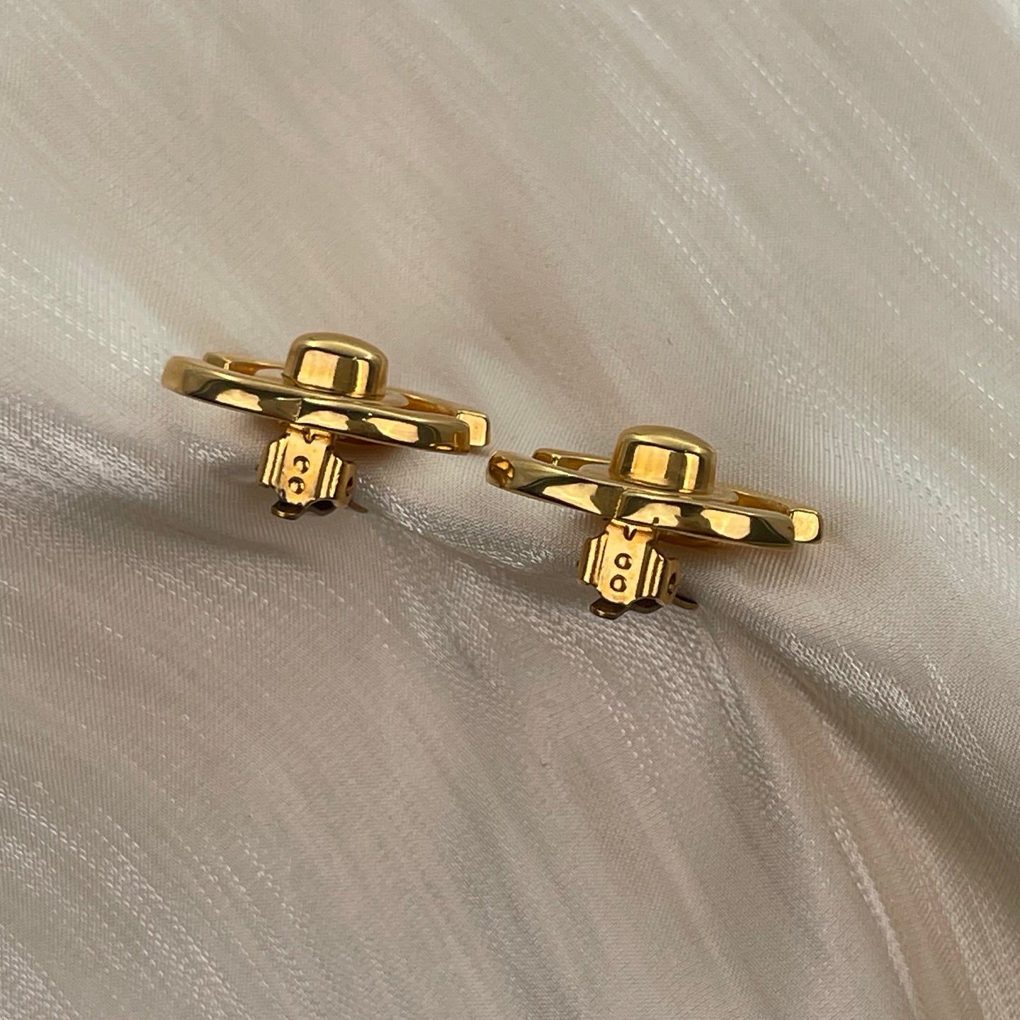 Chanel Vintage Rich Gold CC Classic Twist Lock Clip-On Earrings [Used]