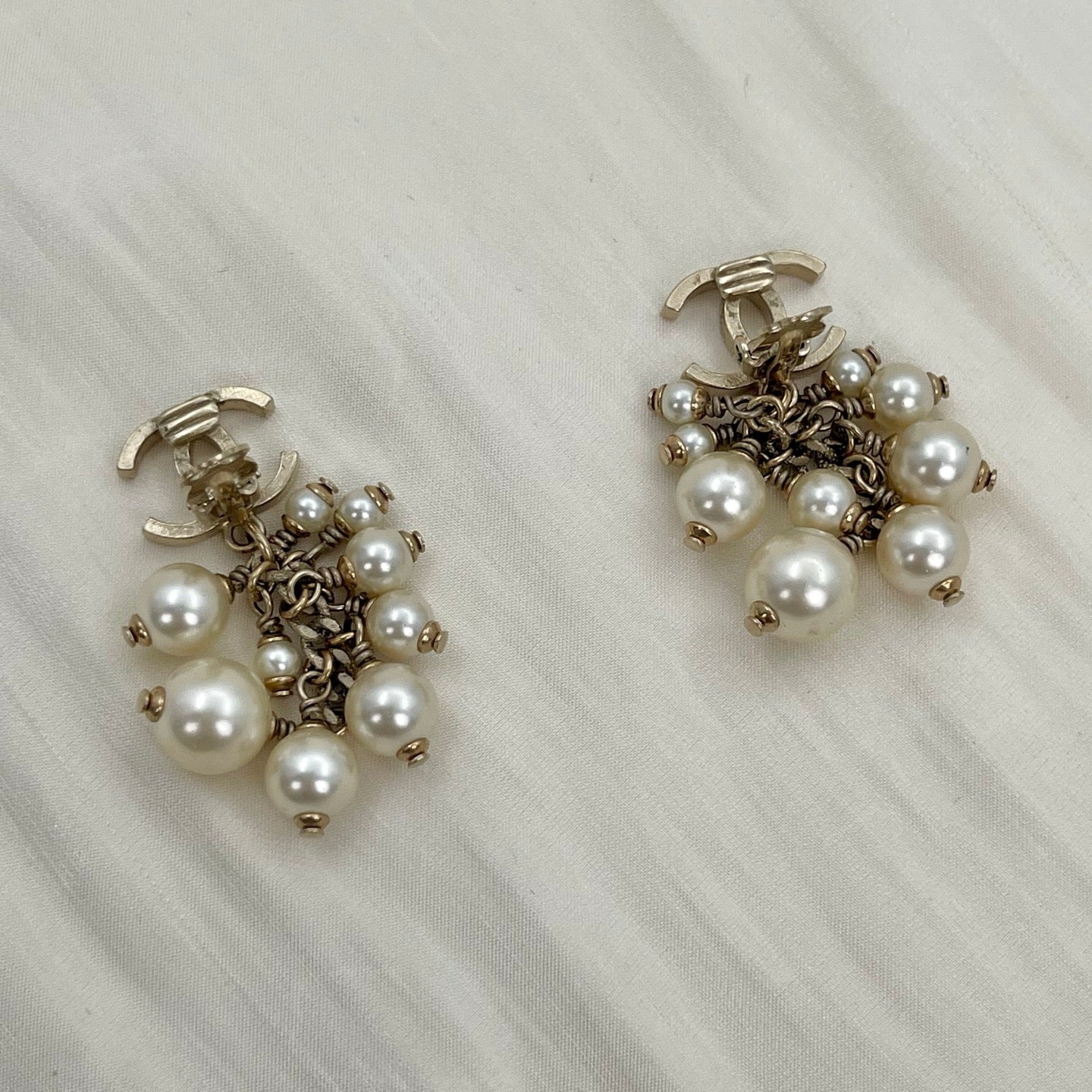 Chanel Vintage Pale Gold Grape Pearl Tassel Clip-On Earring[Used]