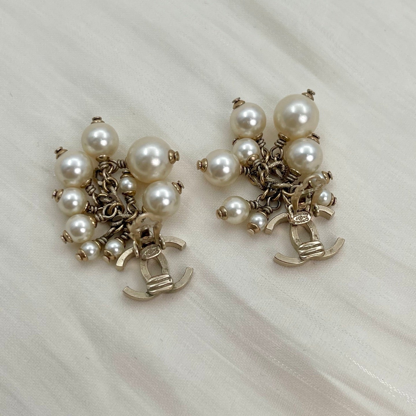 Chanel Vintage Pale Gold Grape Pearl Tassel Clip-On Earring[Used]