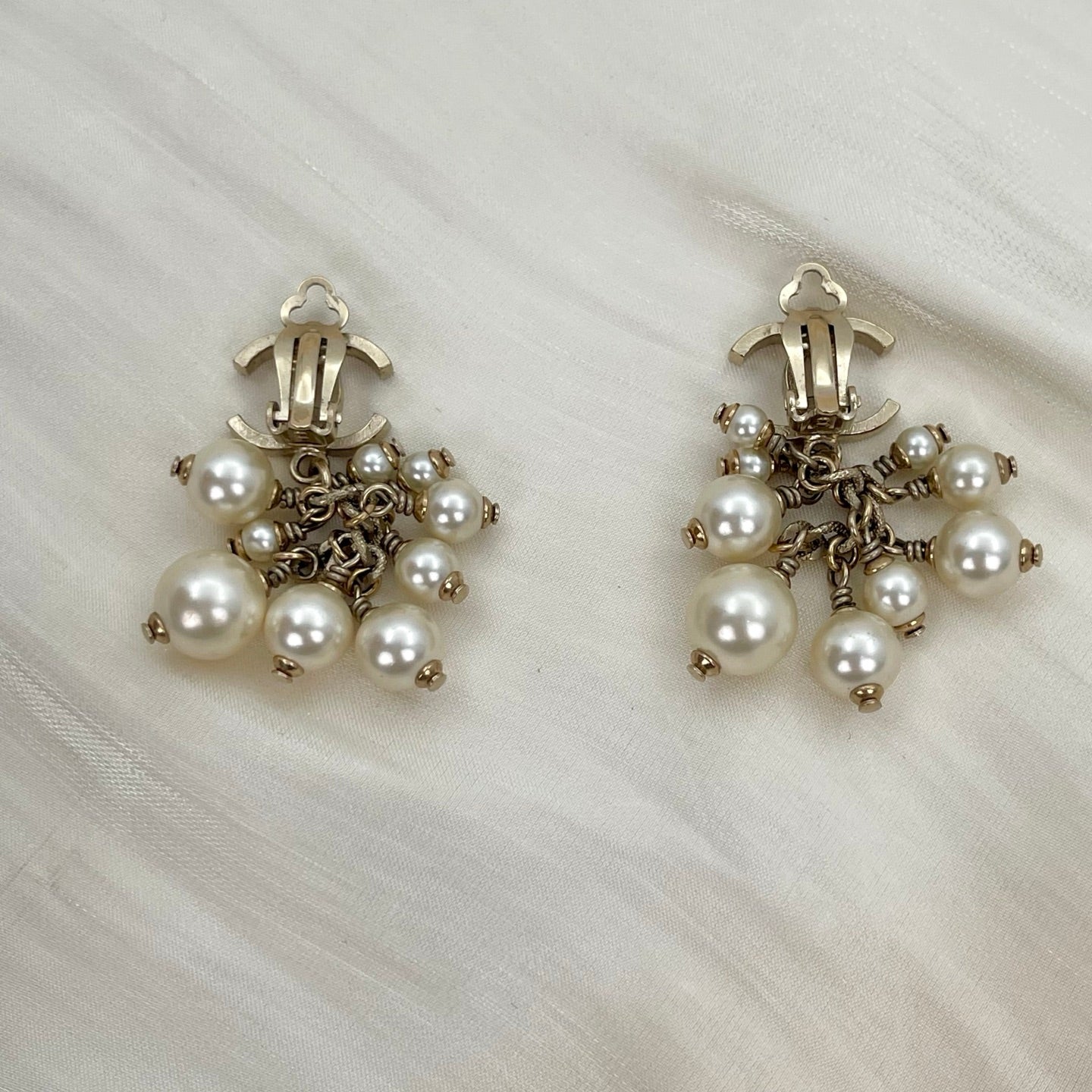 Chanel Vintage Pale Gold Grape Pearl Tassel Clip-On Earring[Used]