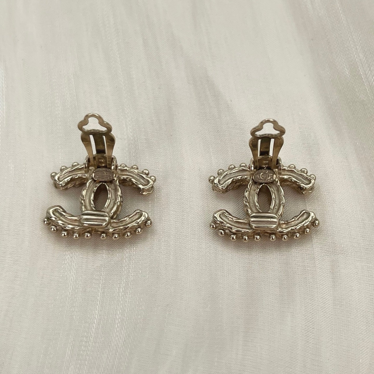Chanel Vintage Pale Gold CC Clip-On Earrings[Used]