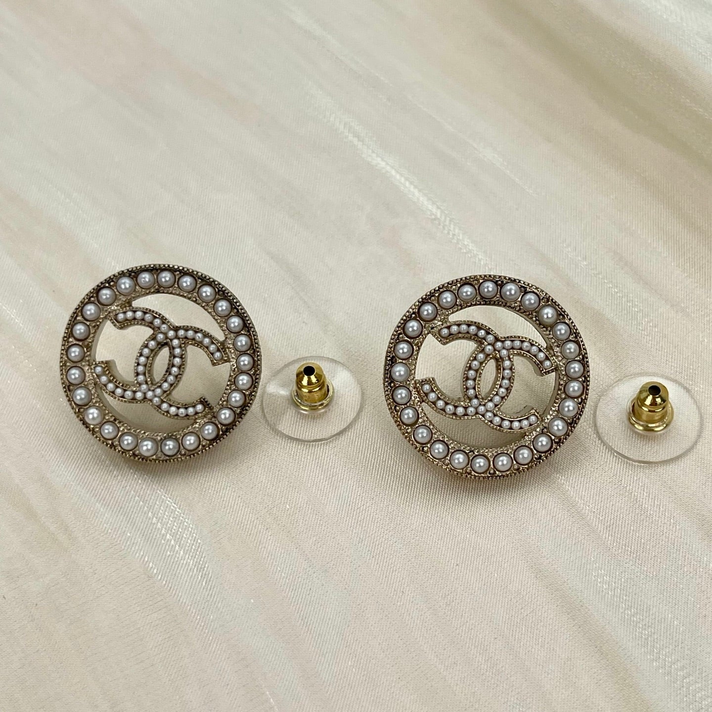 Chanel Pearl-Set Openwork CC Circle Stud Earrings [Used]