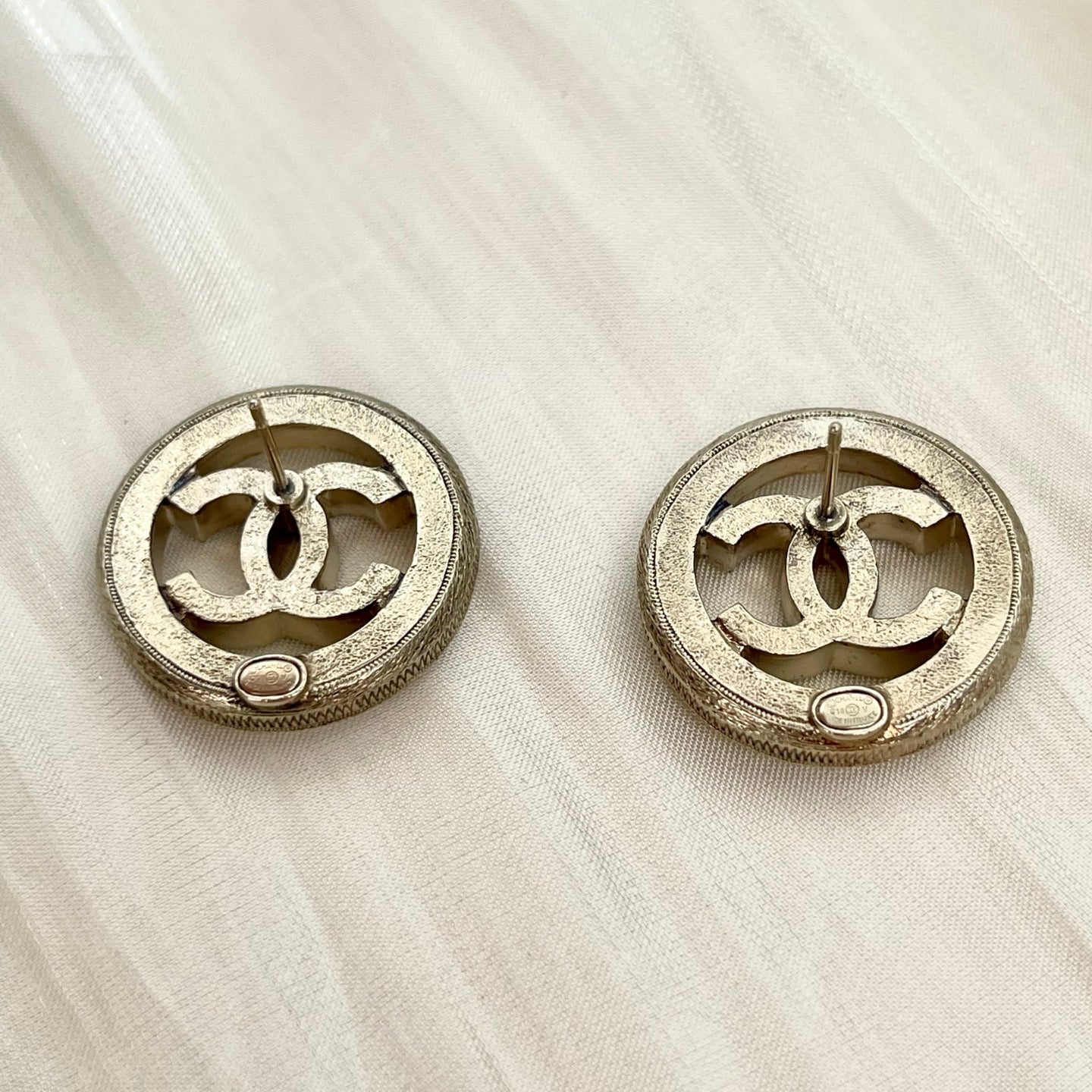 Chanel Pearl-Set Openwork CC Circle Stud Earrings [Used]